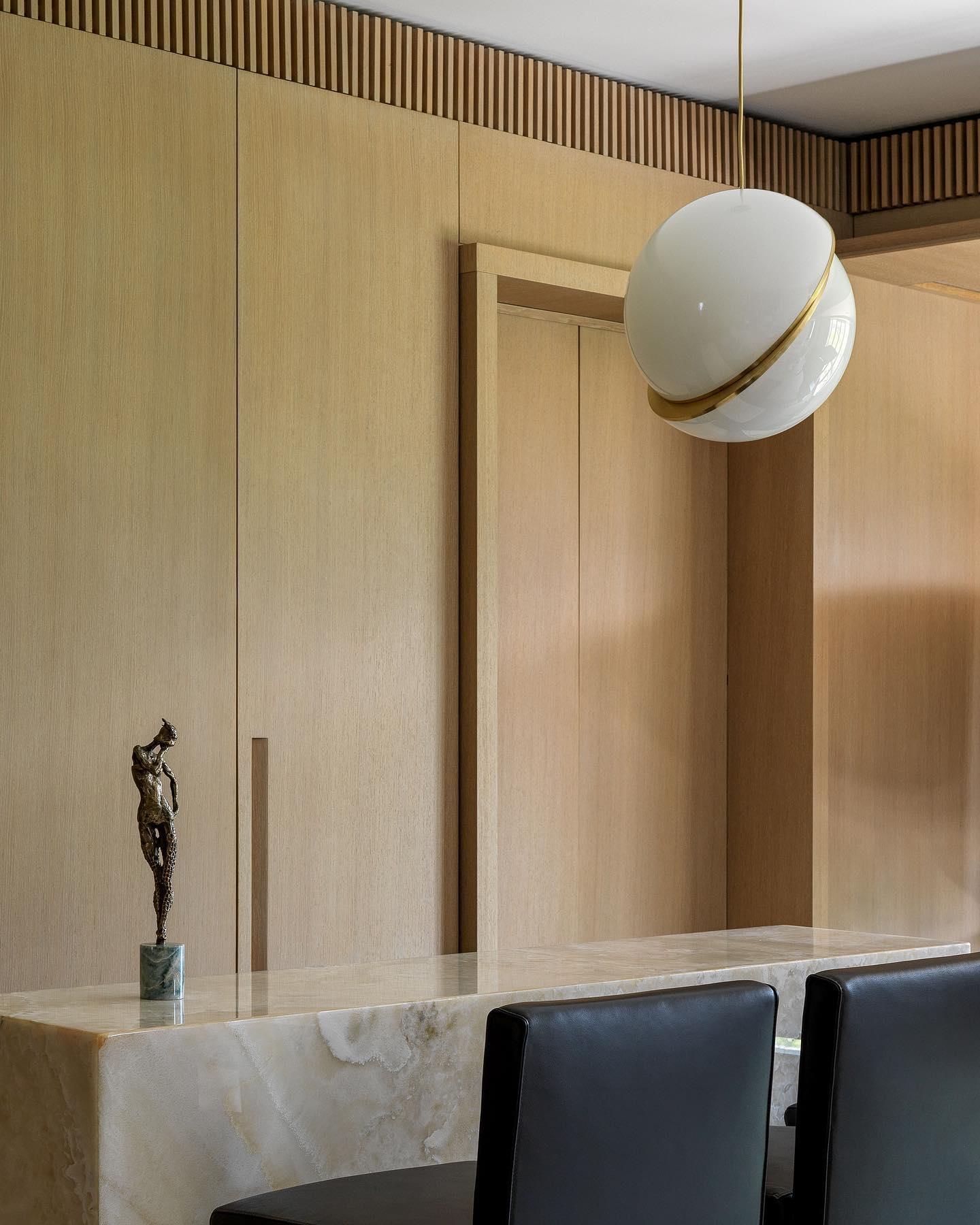 Crescent_Pendant_Lamp_34