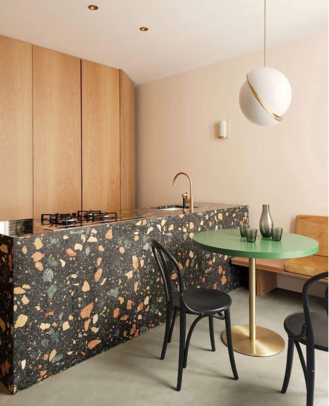 Crescent_Pendant_Lamp_38