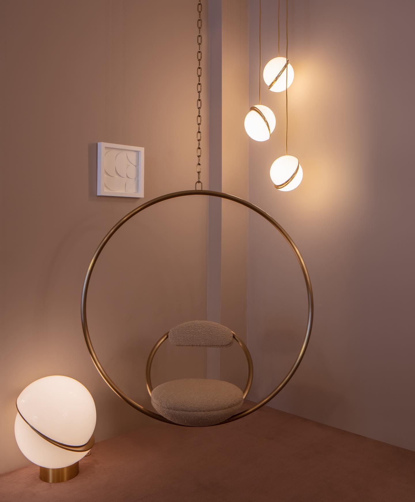 Crescent_Pendant_Lamp_43