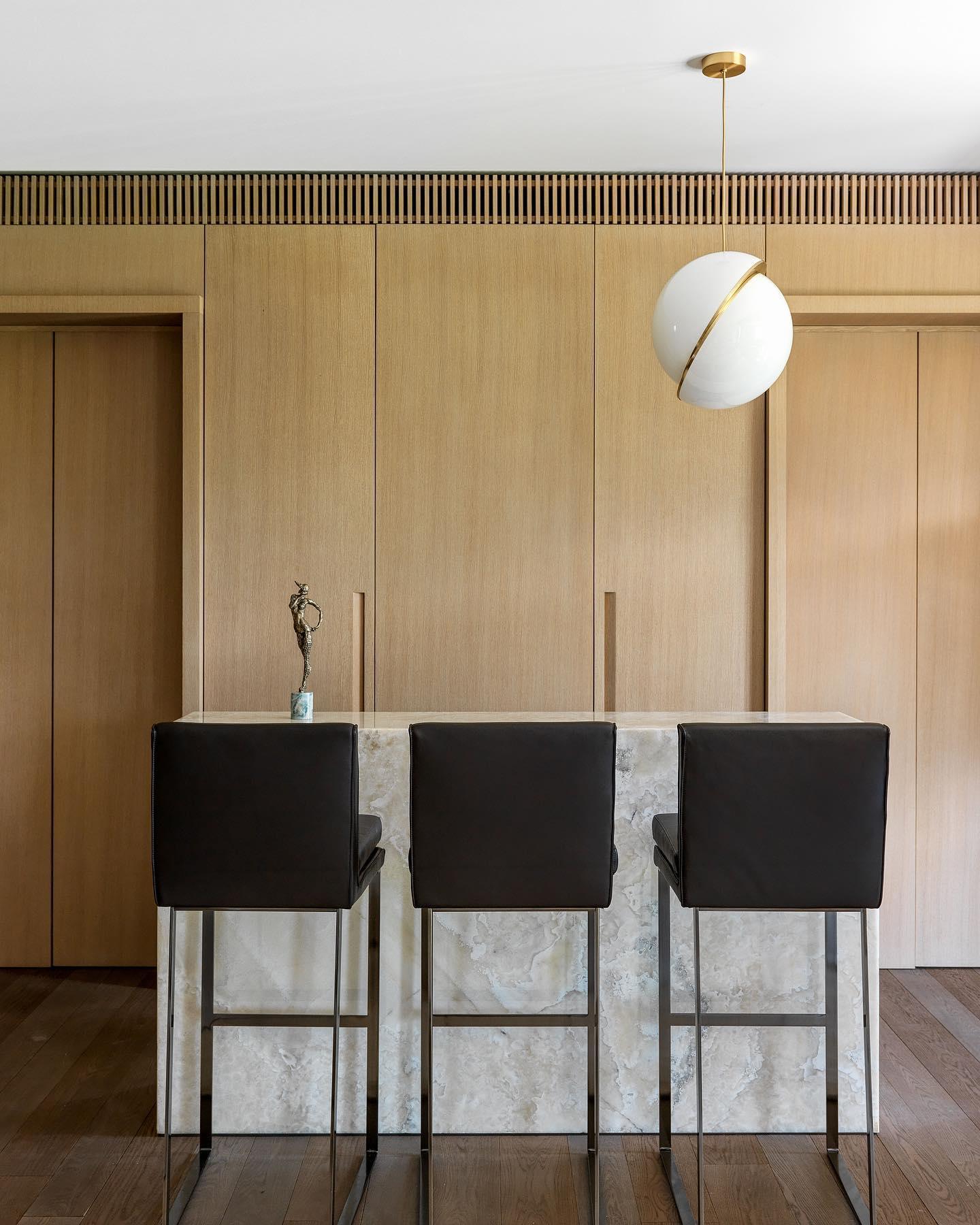 Crescent_Pendant_Lamp_55