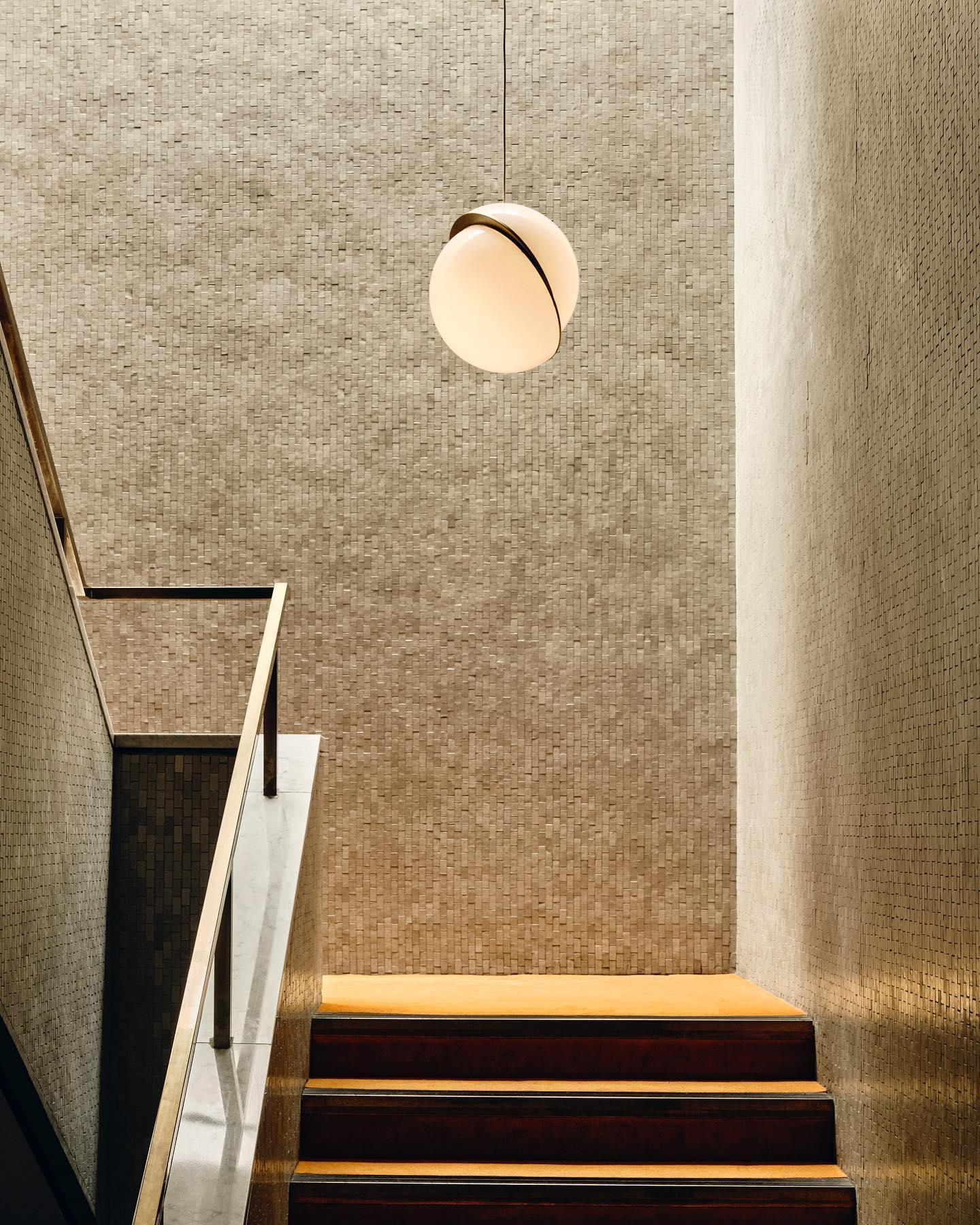 Crescent_Pendant_Lamp_59