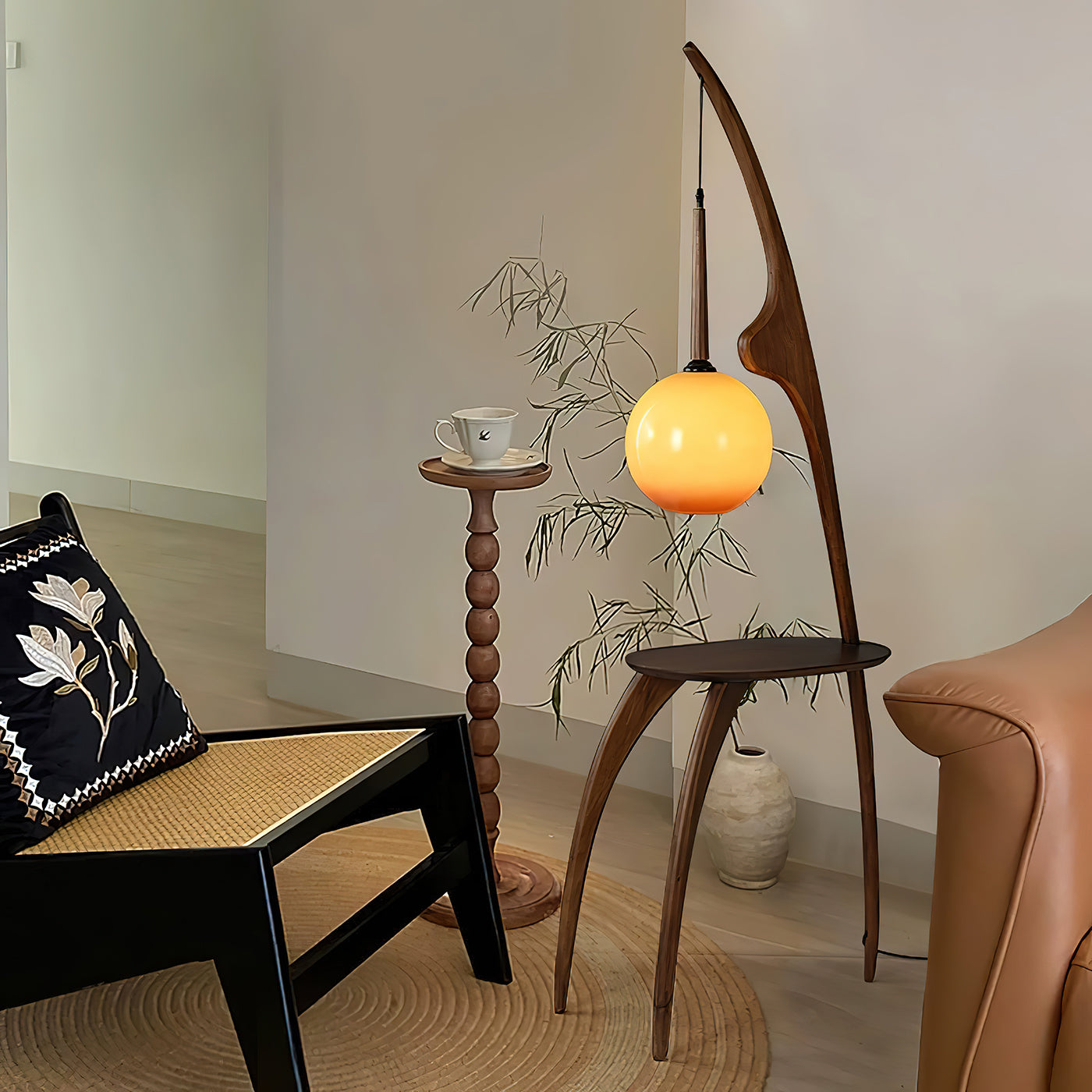 Curved_Mantis_Arm_Floor_Lamp_4