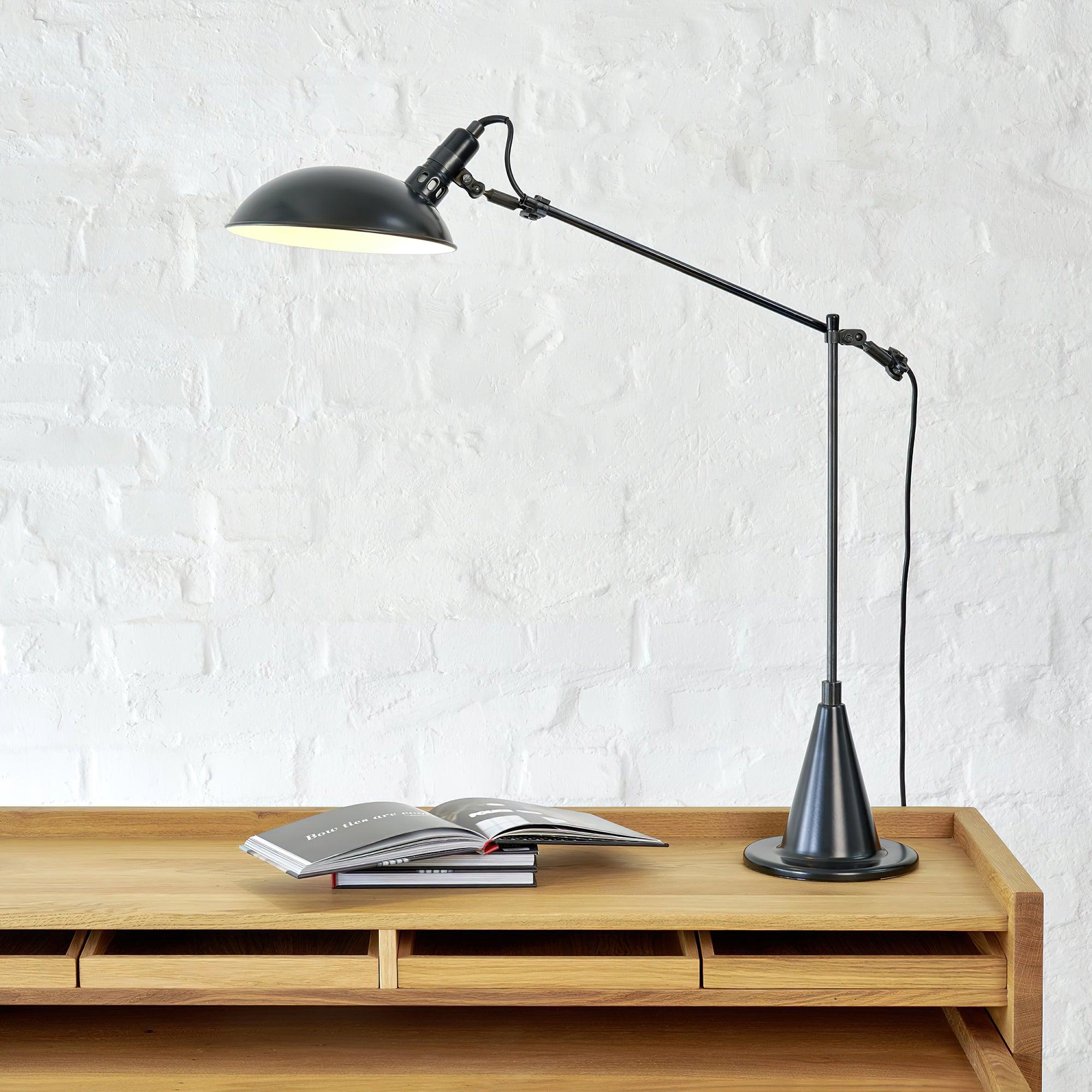 Dancer_Table_Lamp_2