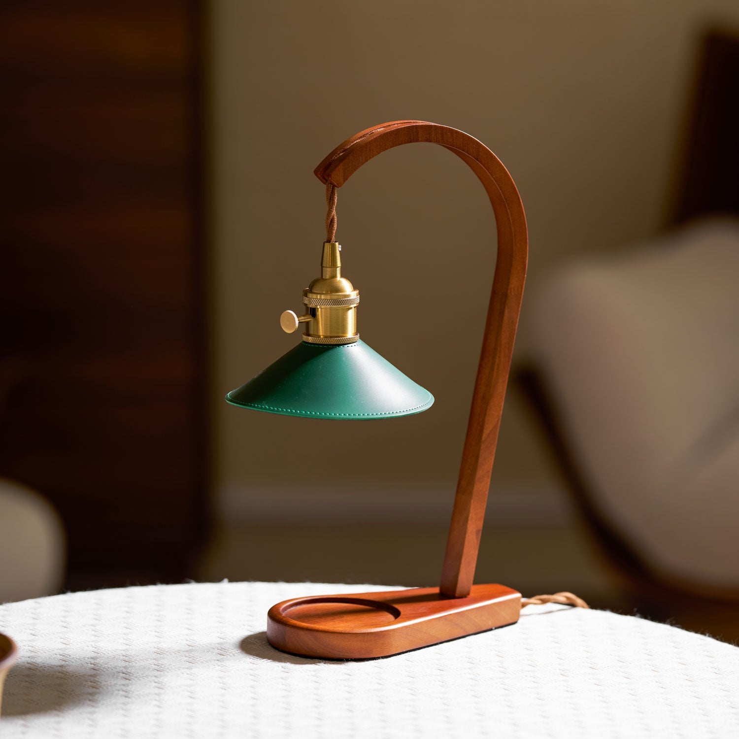 Diosa-Table-Lamp_3