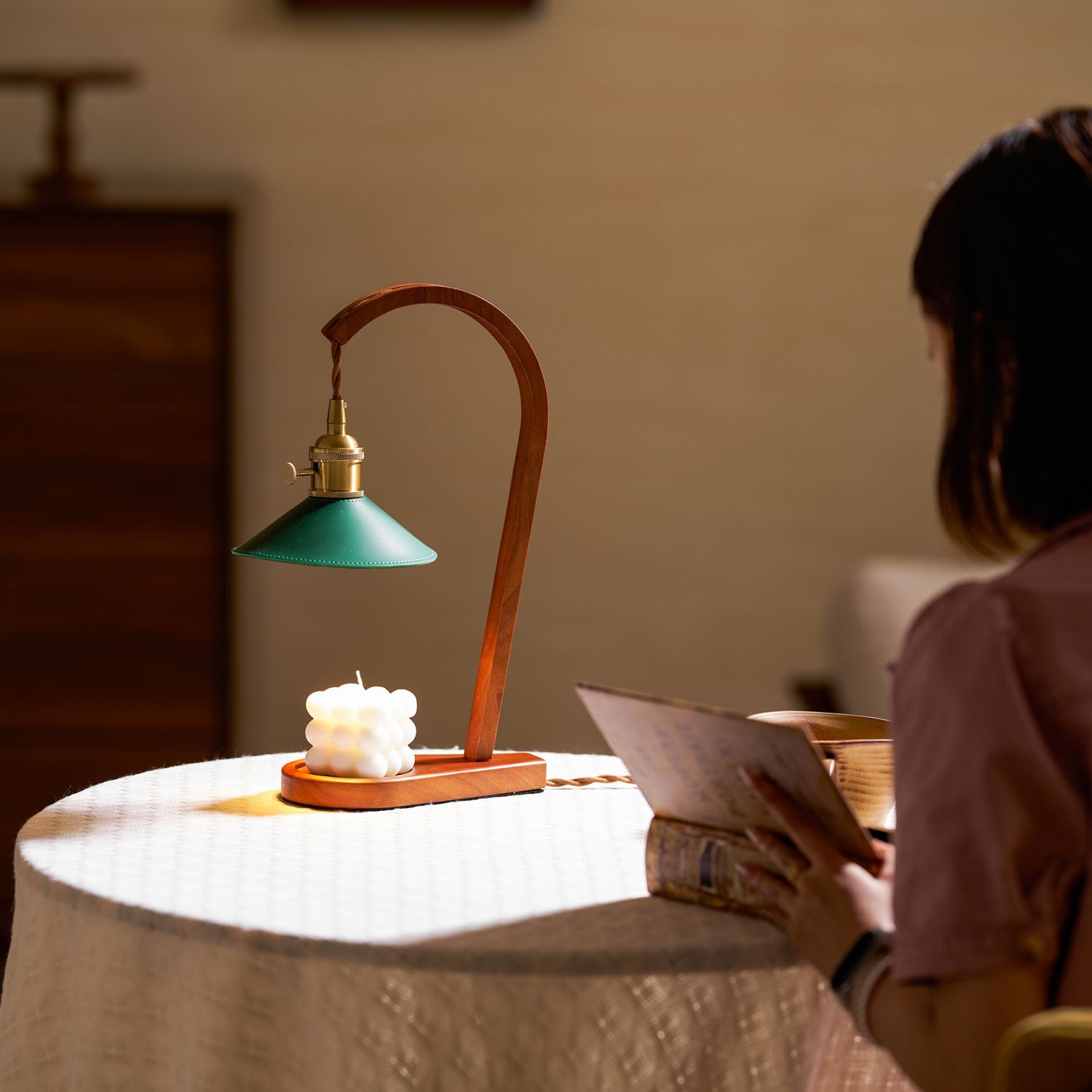Diosa-Table-Lamp_9