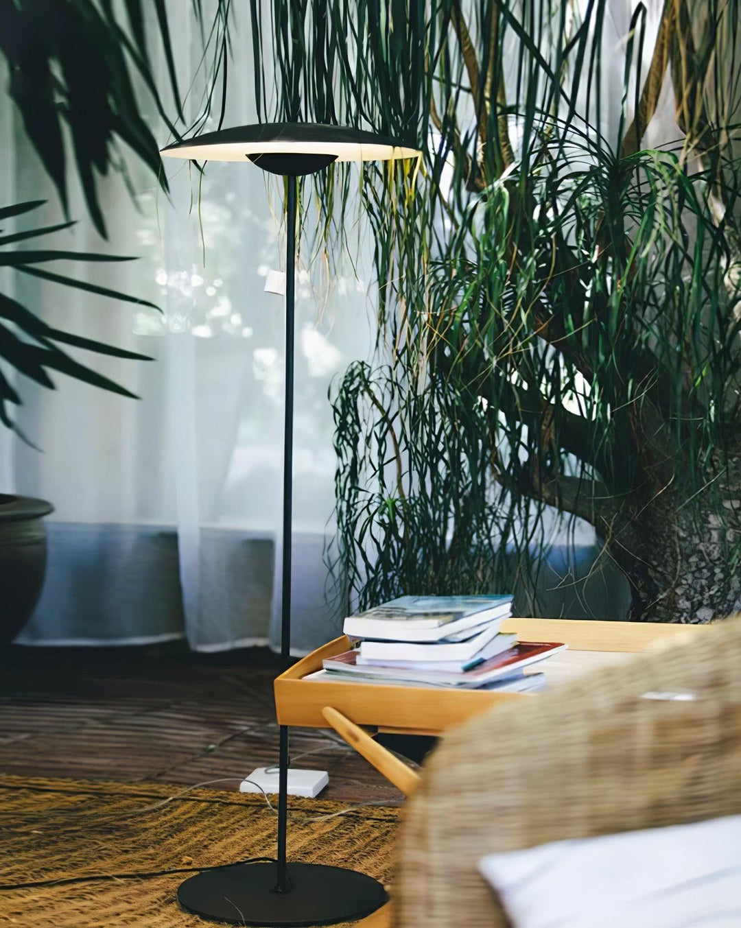 Directional_Floor_Lamp_7