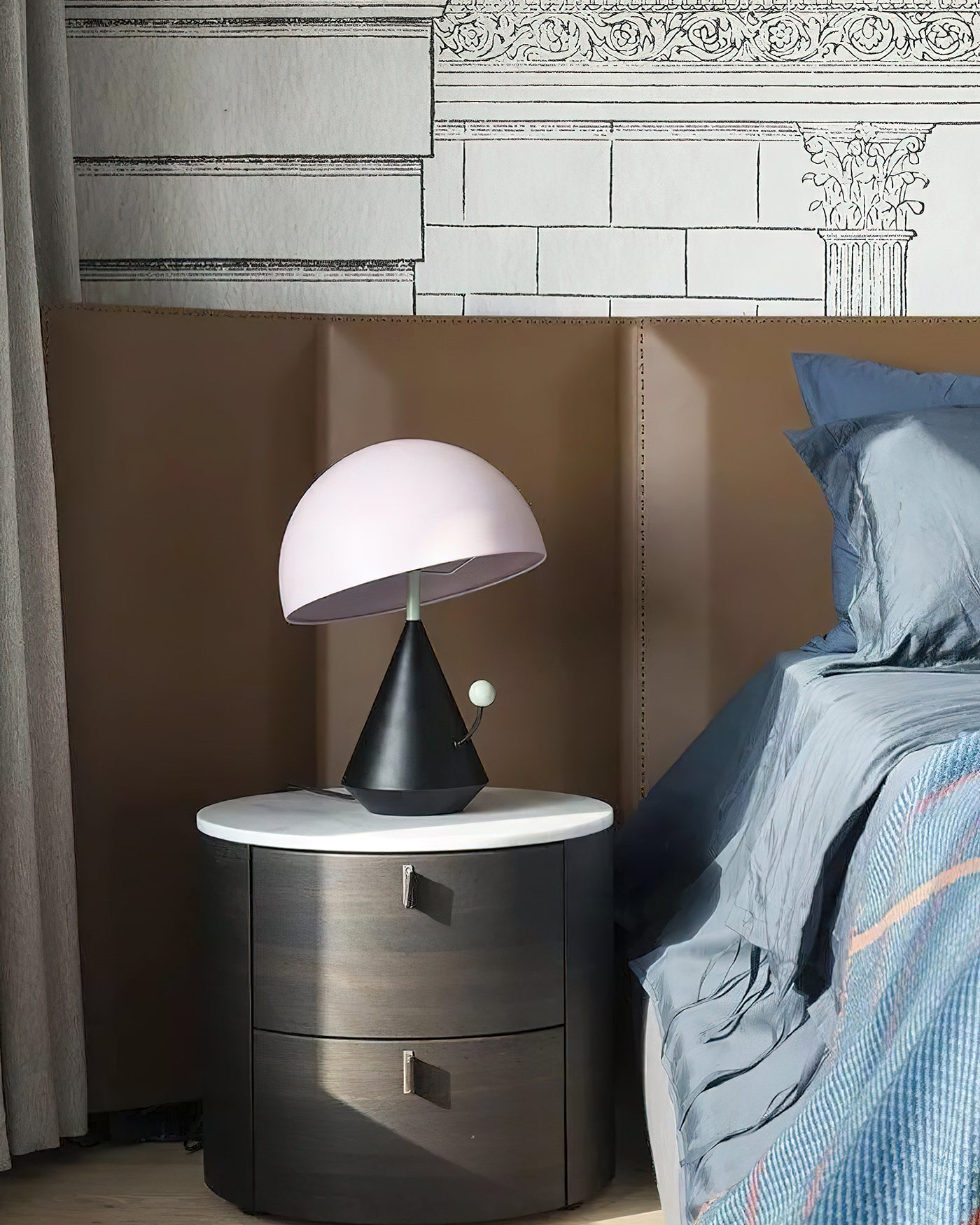 Divina_Table_Lamp_1
