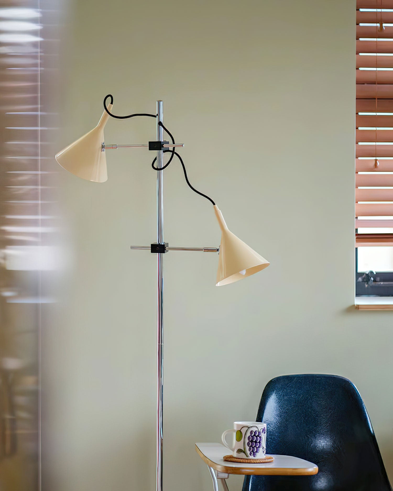 Double_Bar_Floor_Lamp_1