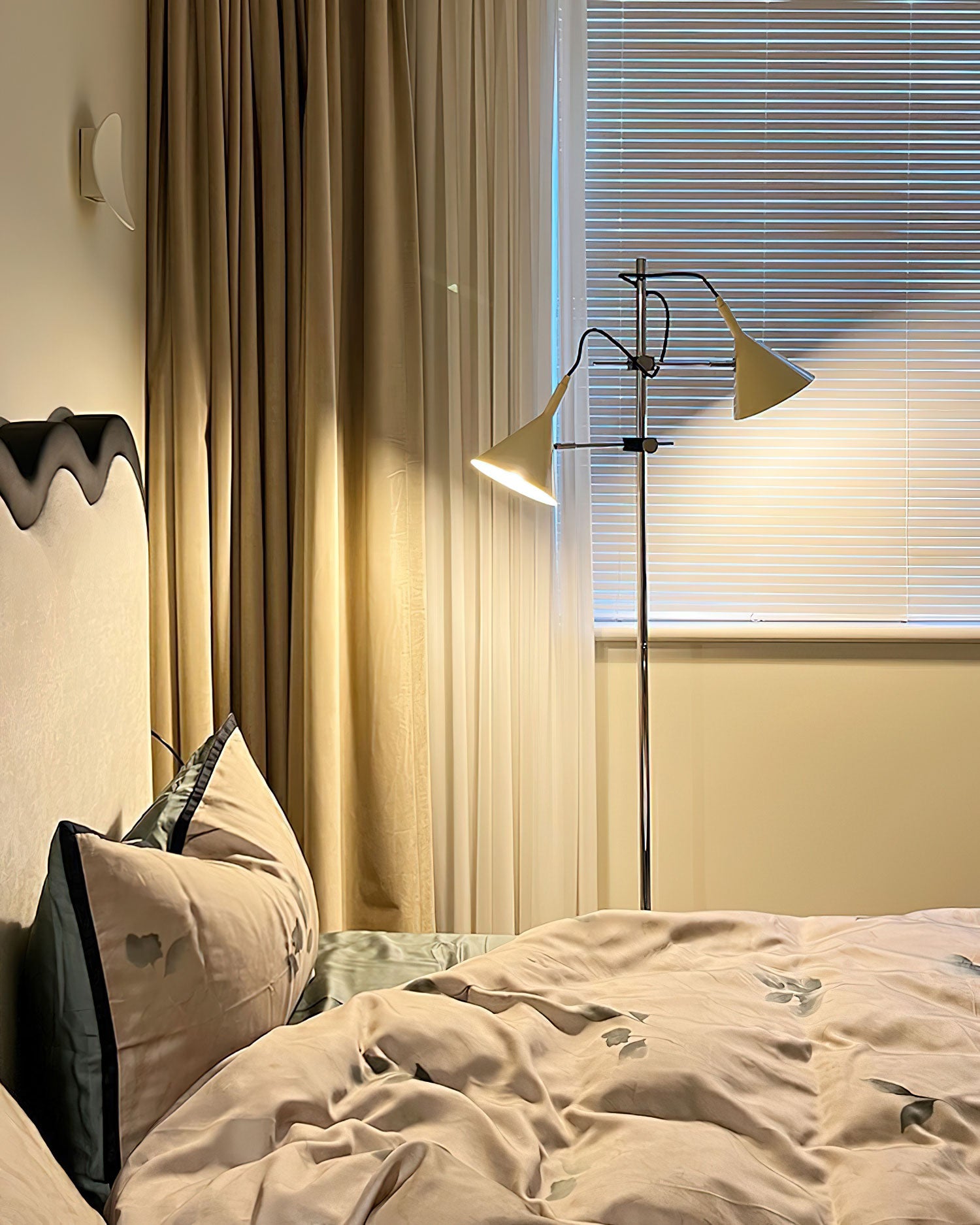 Double_Bar_Floor_Lamp_22