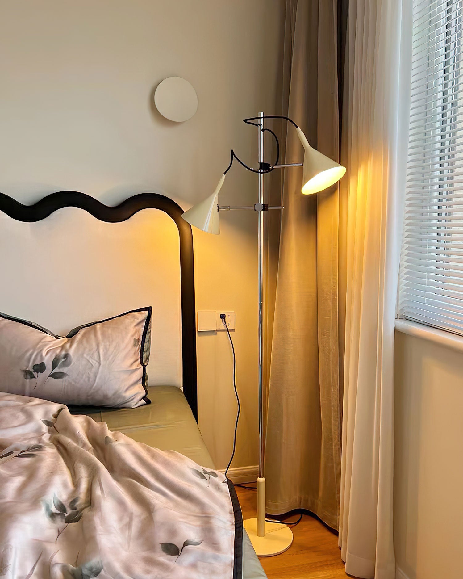 Double_Bar_Floor_Lamp_3