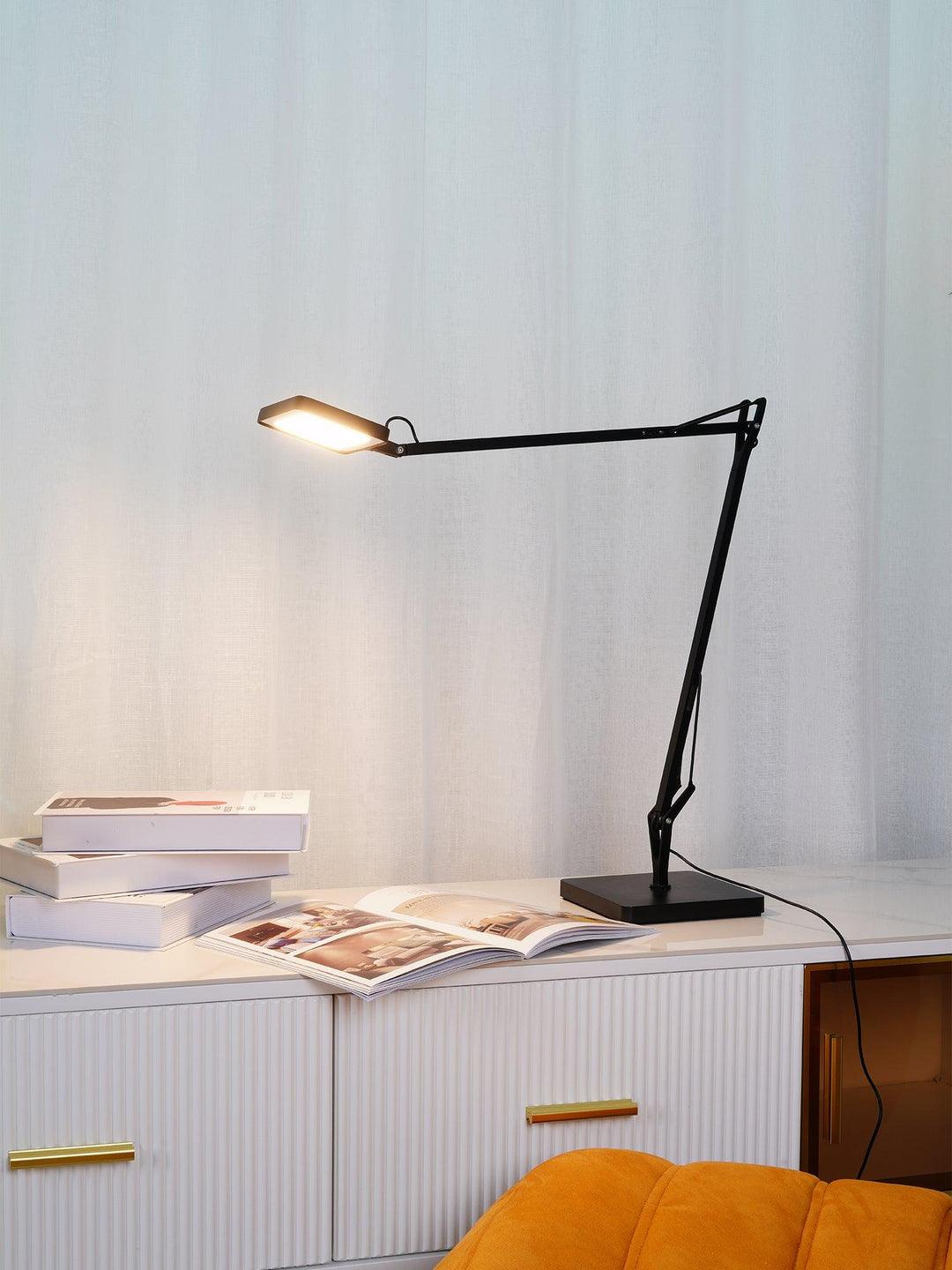 Edge_Table_Lamp_10