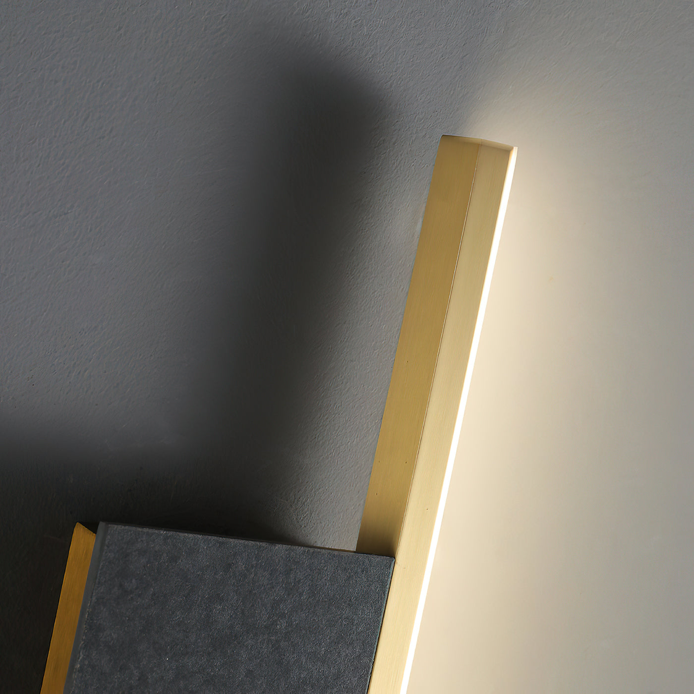 Essence_Almost_Wall_Lamp_1
