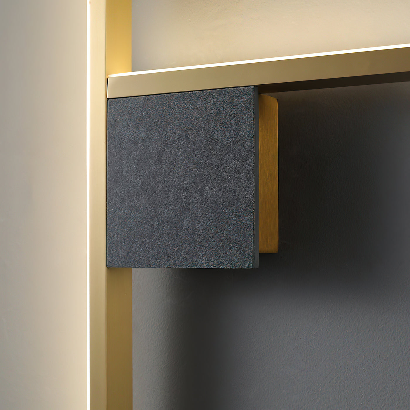 Essence_Almost_Wall_Lamp_2