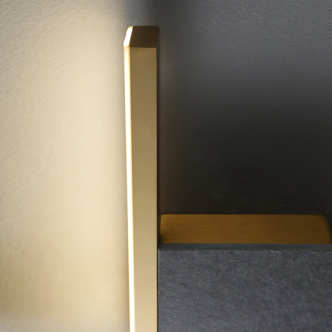Essence_Almost_Wall_Lamp_3
