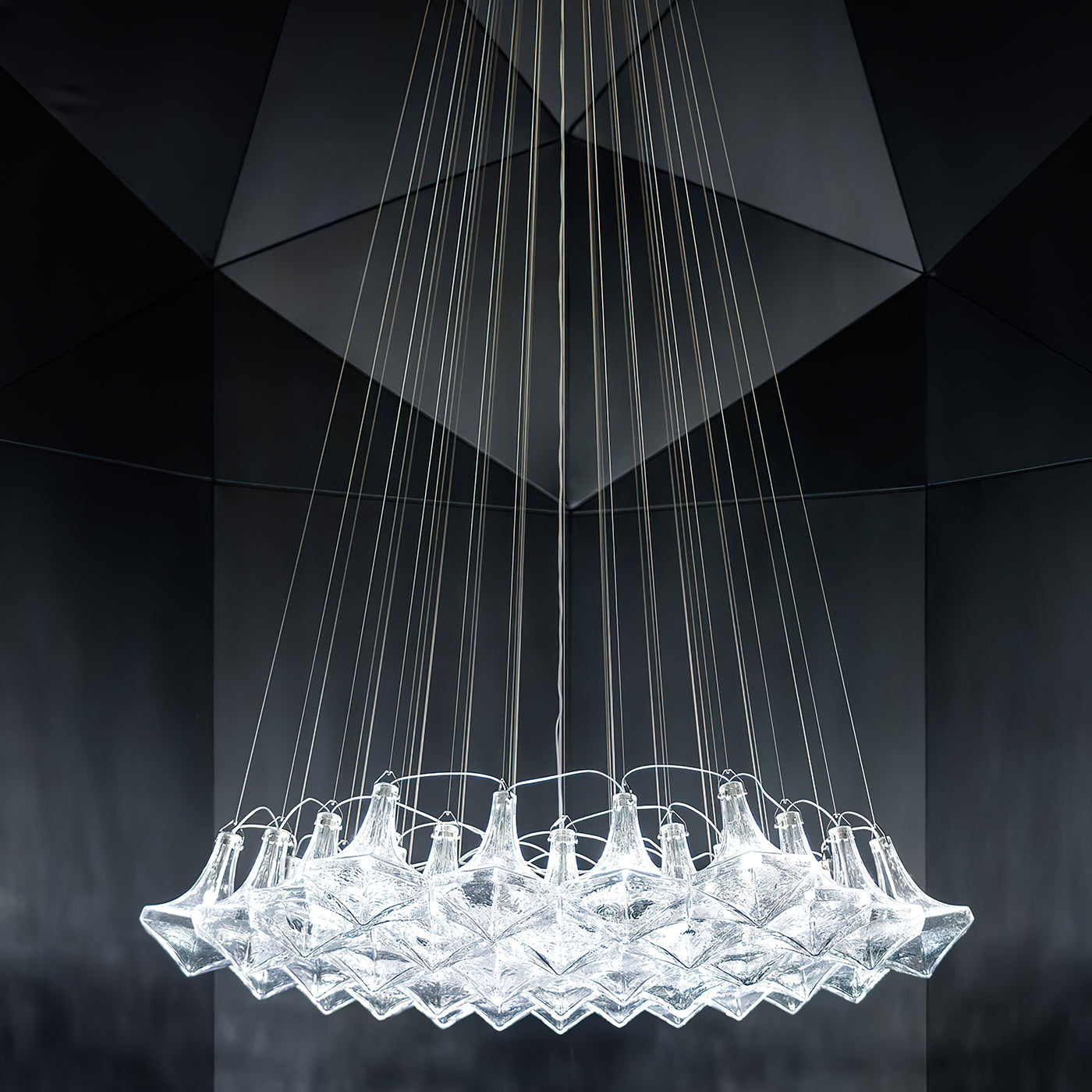 Facet_Lasvit_Pendant_Light_10