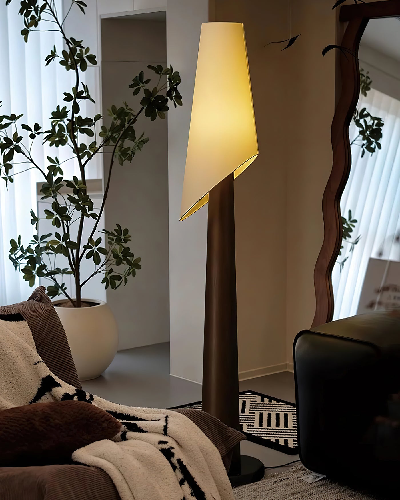 Flag_Floor_Lamp_4
