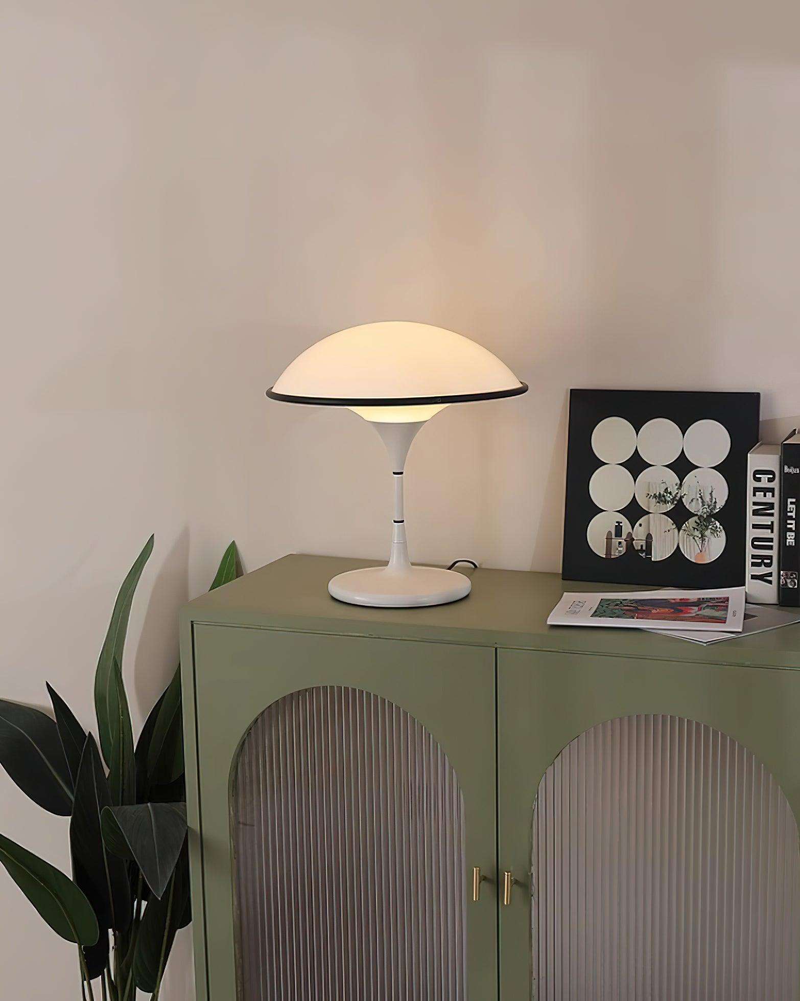 Fogg_Saucer_Table_Lamp_2
