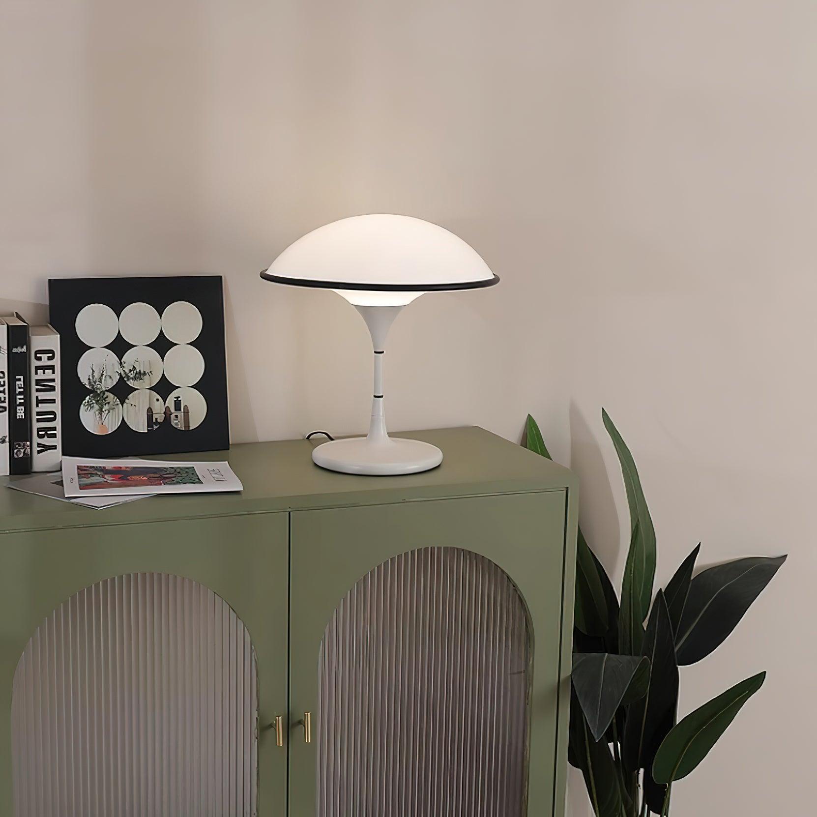 Fogg_Saucer_Table_Lamp_3