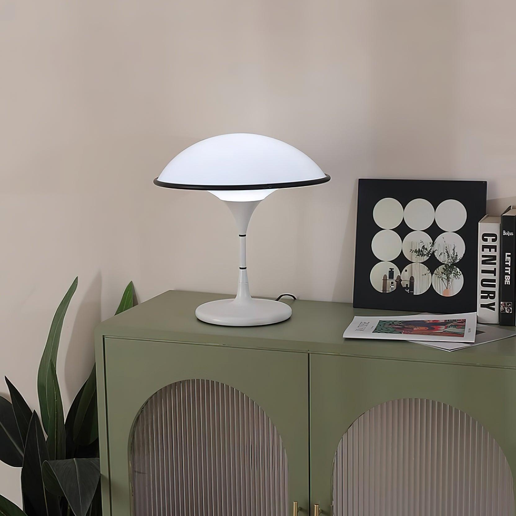 Fogg_Saucer_Table_Lamp_4