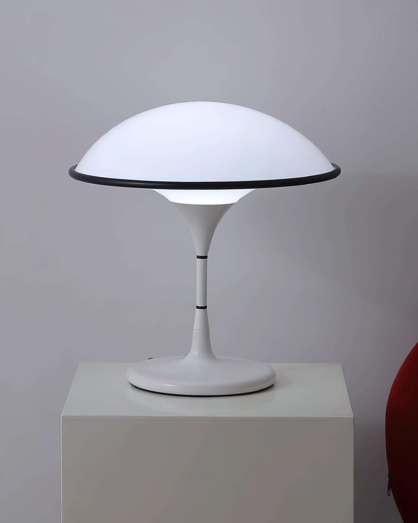 Fogg_Saucer_Table_Lamp_6