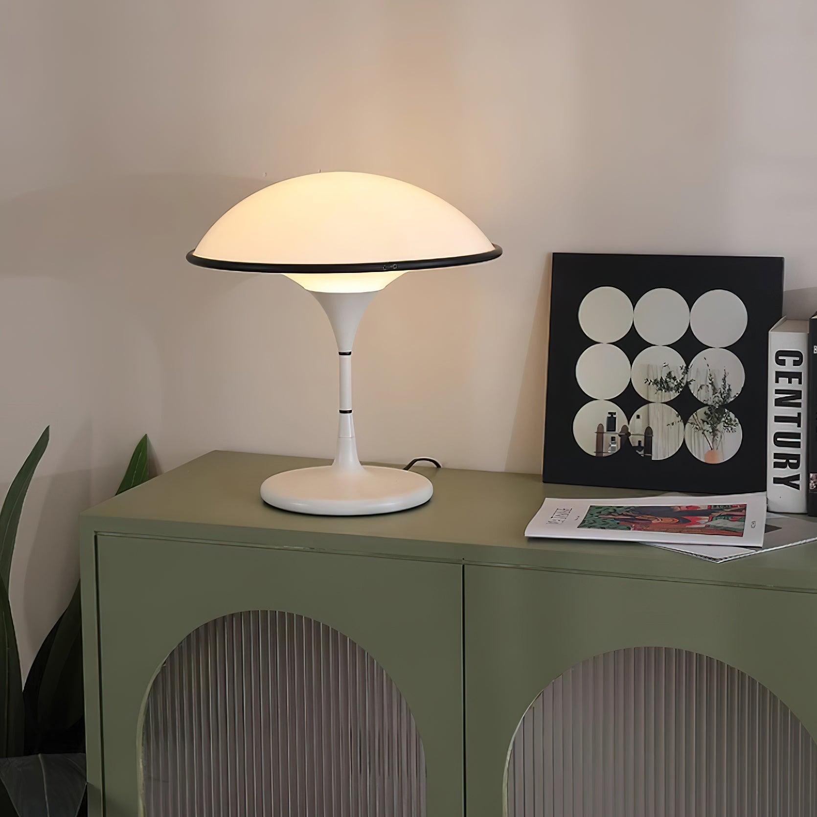 Fogg_Saucer_Table_Lamp_7