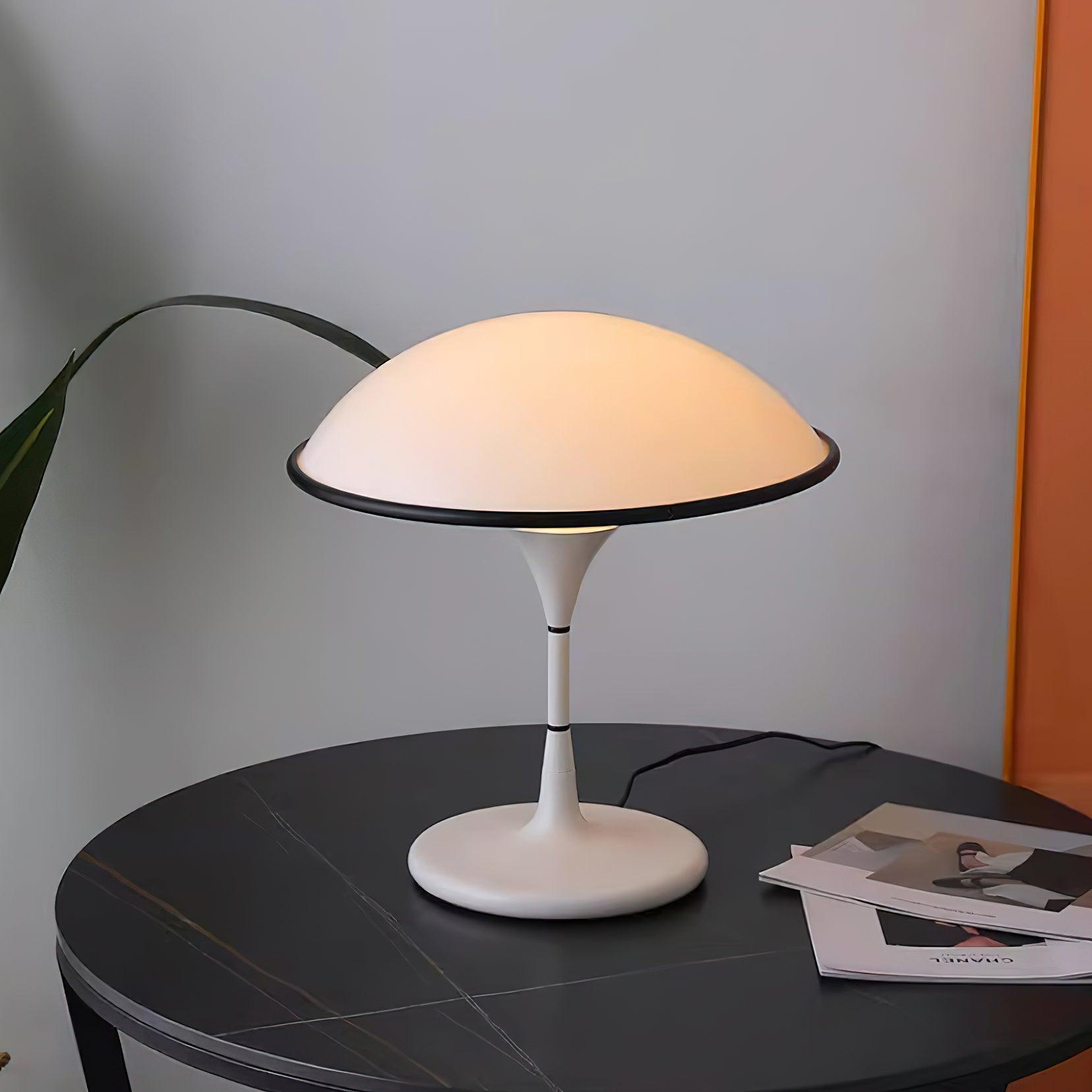 Fogg_Saucer_Table_Lamp_9