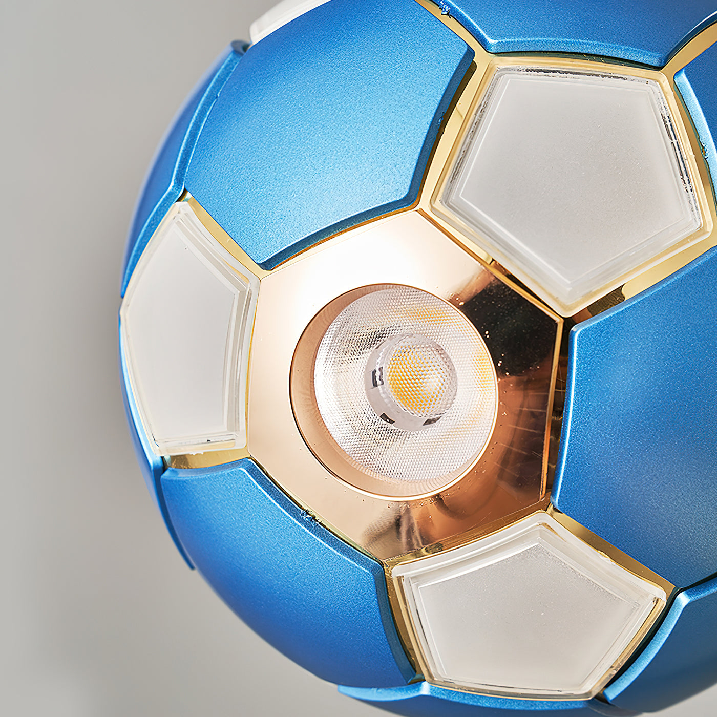 Football_Pendant_light_6