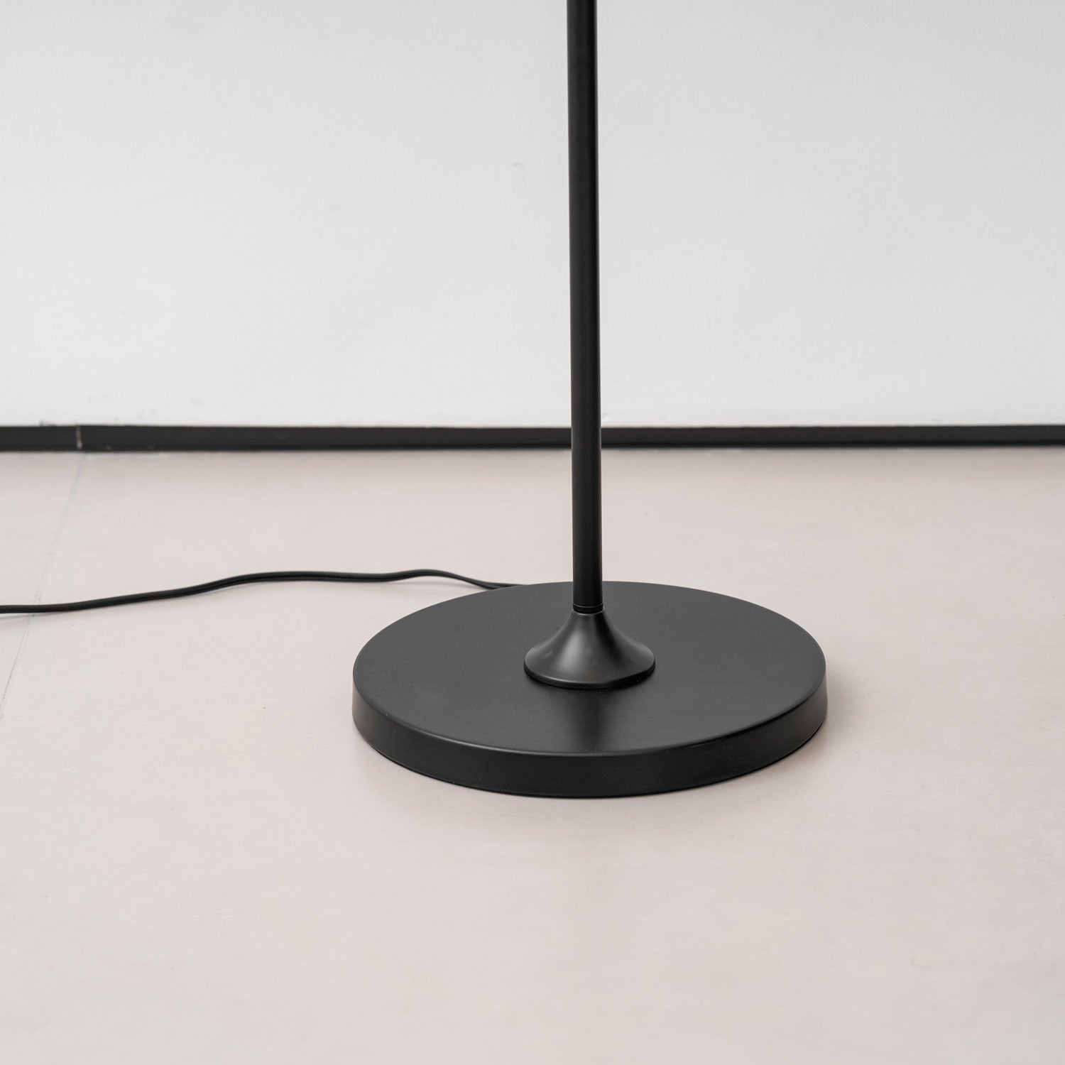 Grape-_Floor-_Lamp-1220_16