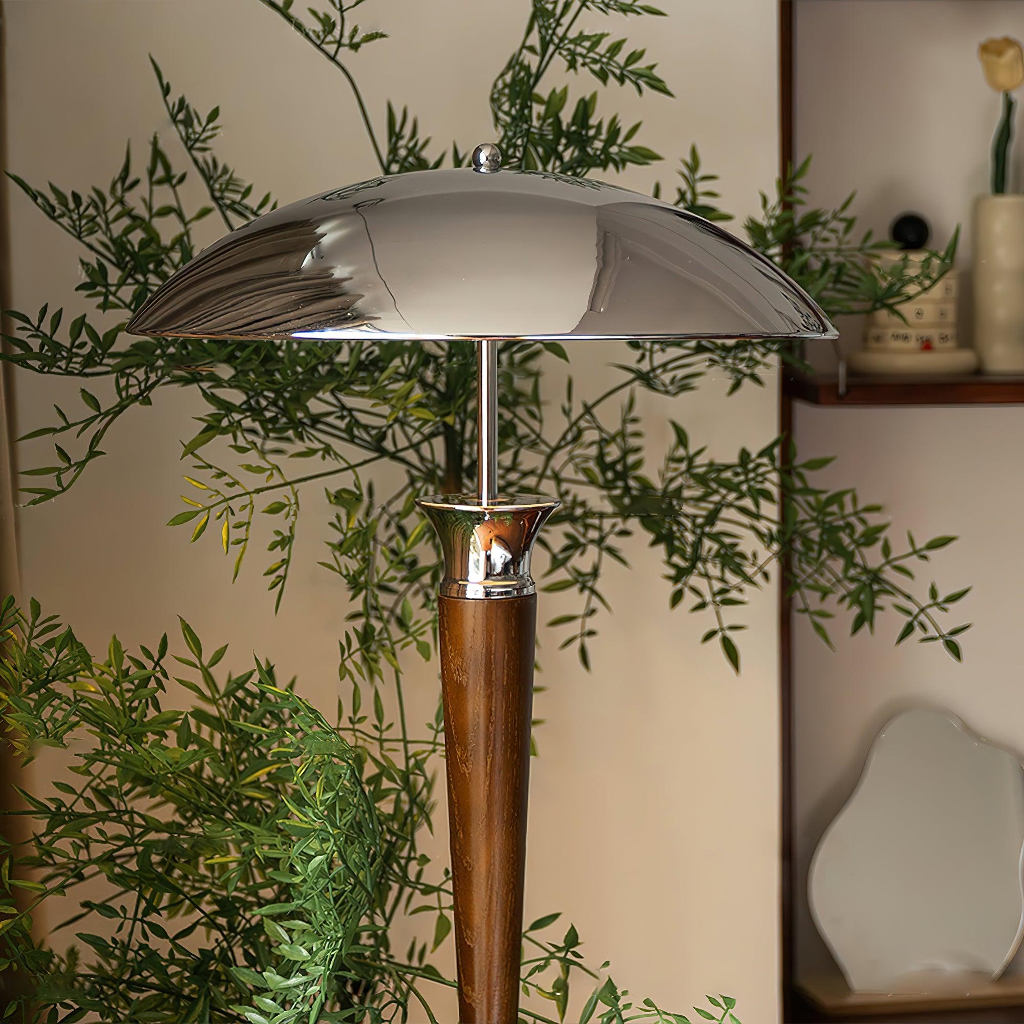 Helmet_Floor_Lamp_4