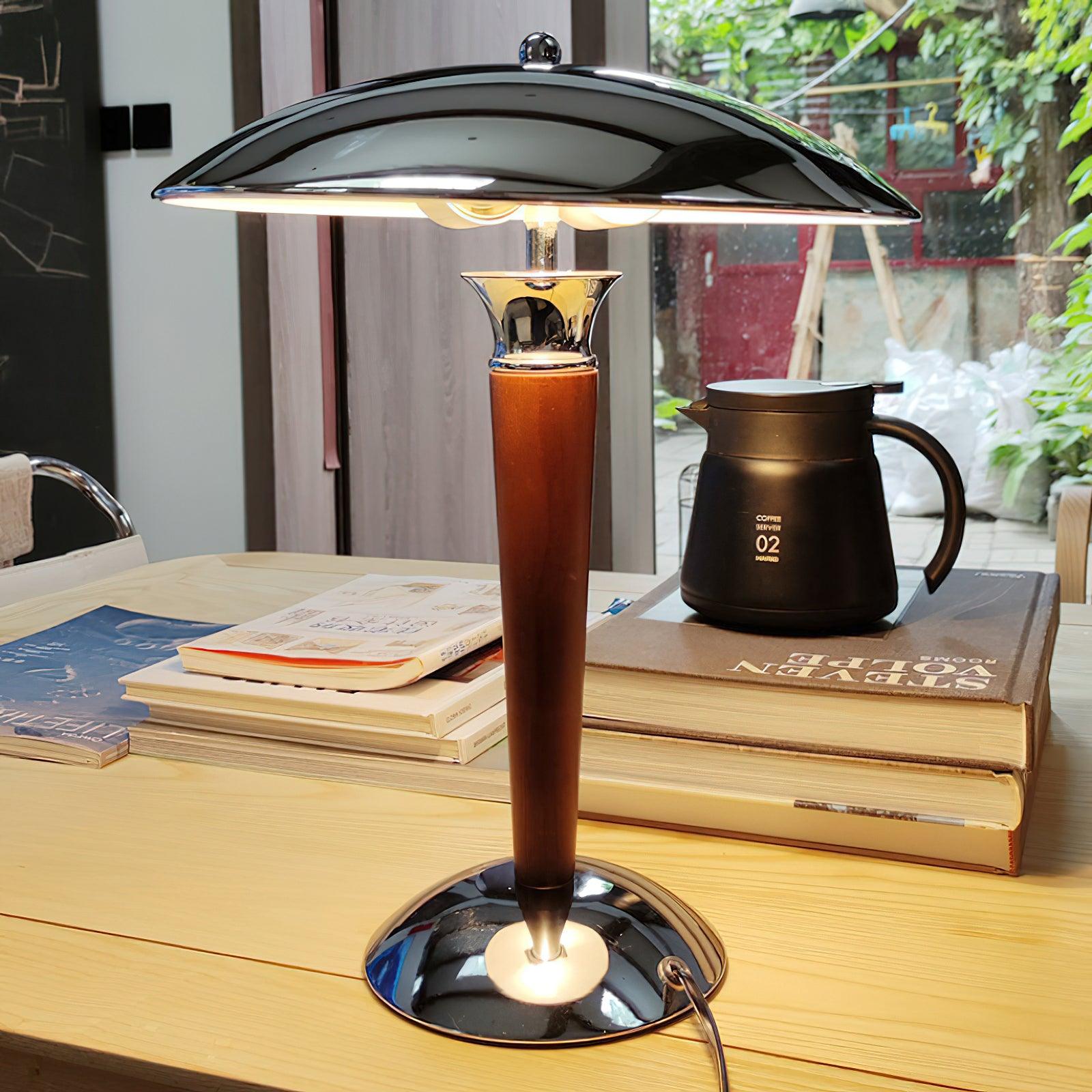 Helmet_Table_Lamp_5