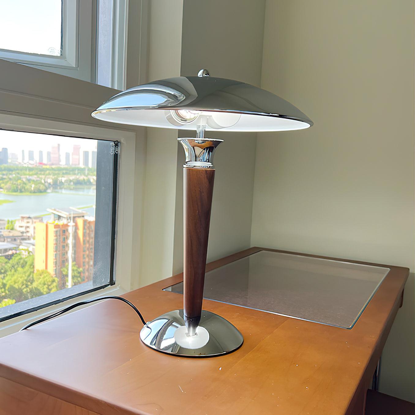 Helmet_Table_Lamp_9