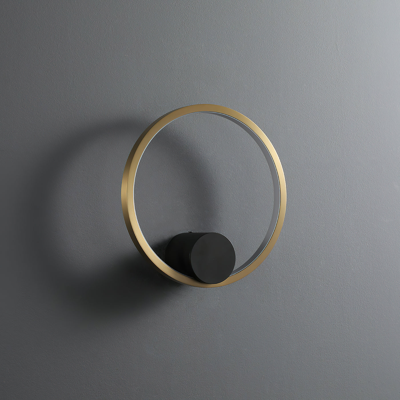 Holy_Brass_Wall_Lamp_2