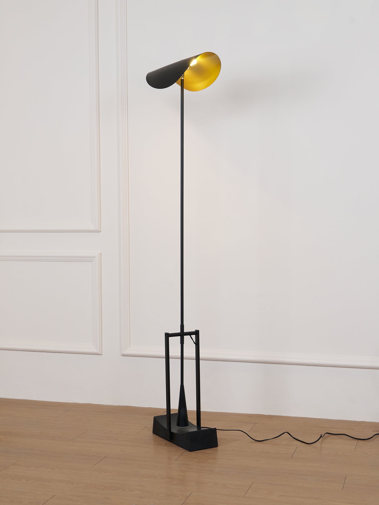 Horizon_Floor_Lamp._1