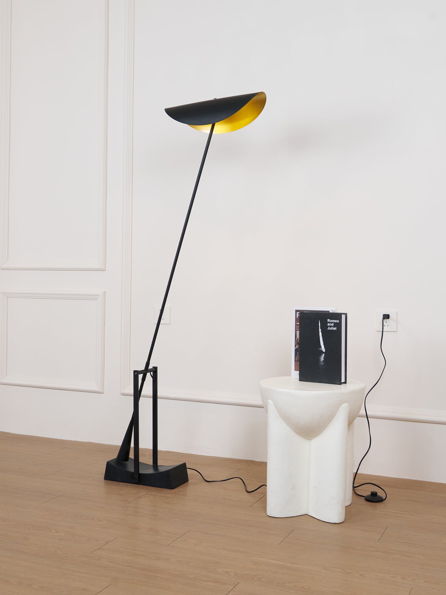 Horizon_Floor_Lamp._10