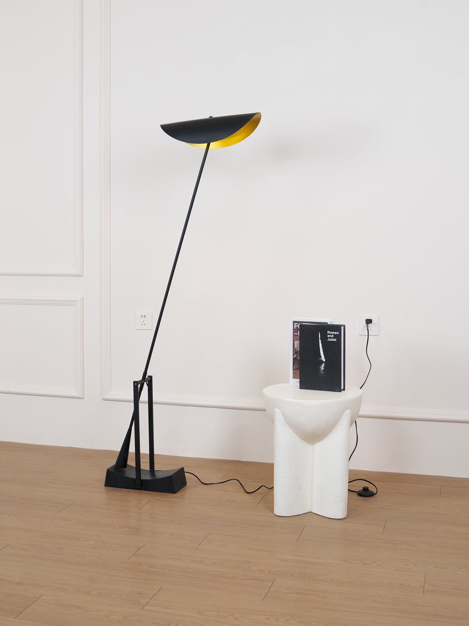 Horizon_Floor_Lamp._2