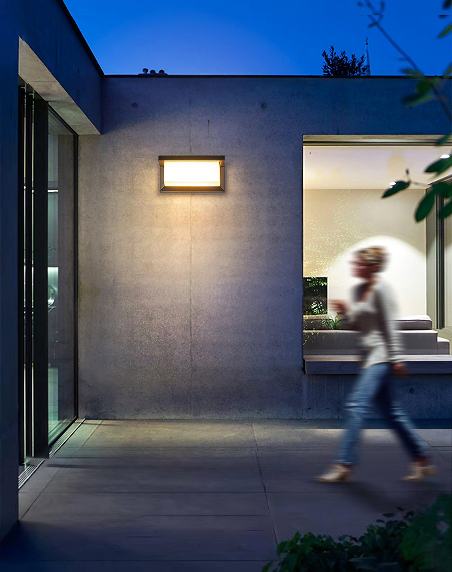 Horizontal_LED_Outdoor_Light_21
