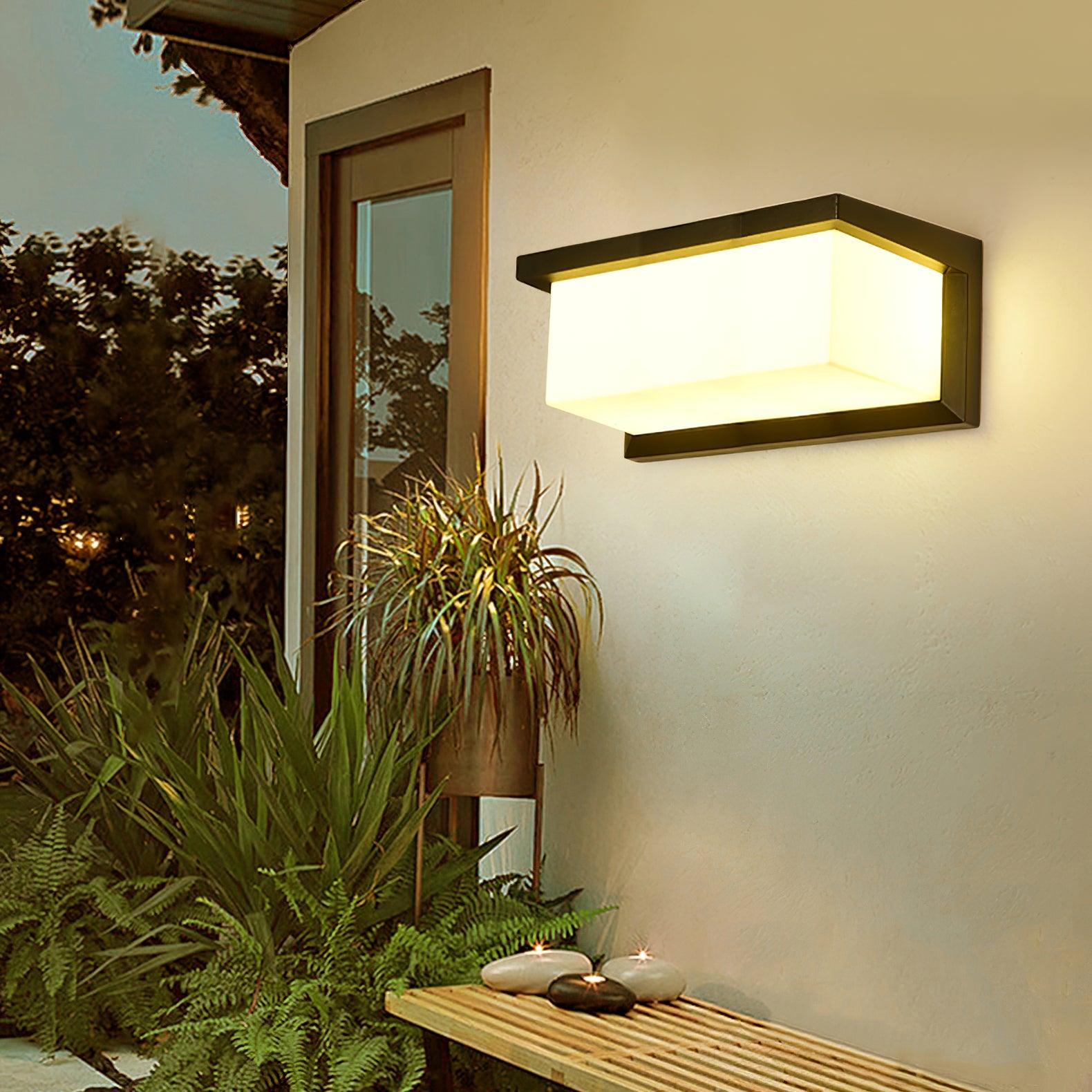 Horizontal_LED_Outdoor_Light_3
