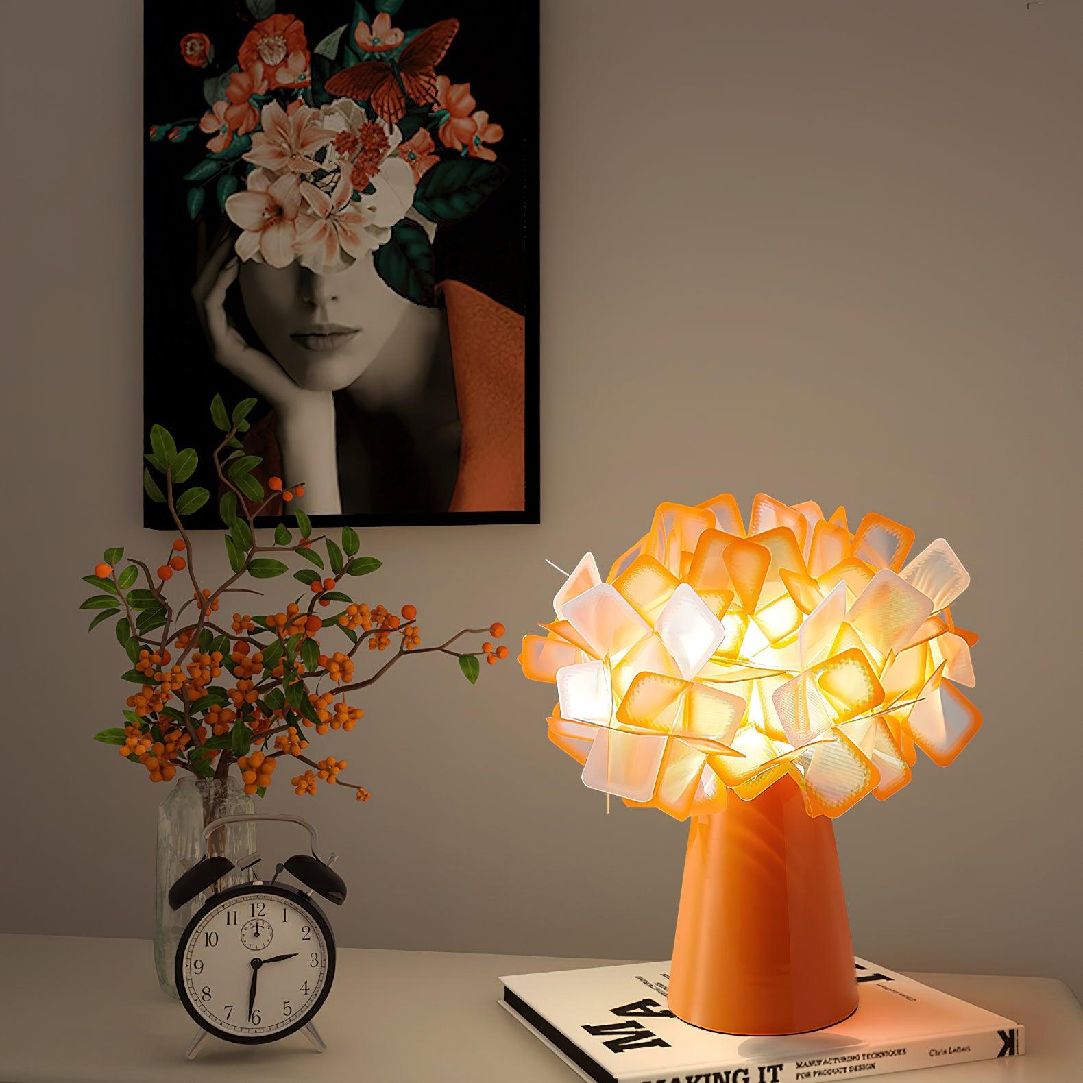 Illis_Flower_Table_Lamp_10