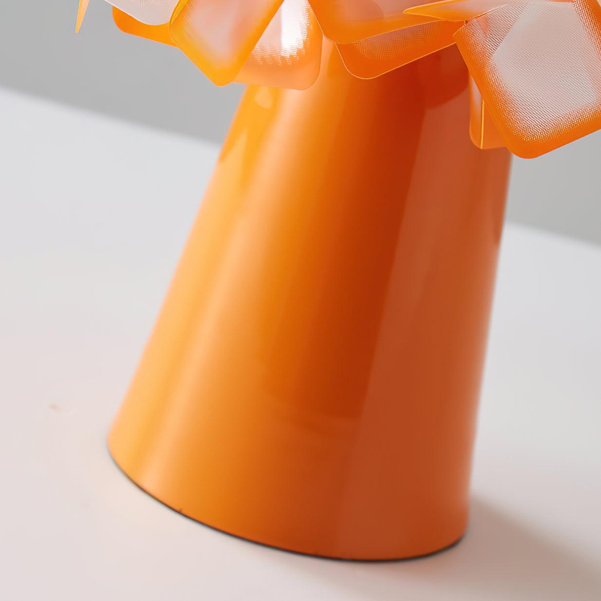 Illis_Flower_Table_Lamp_18