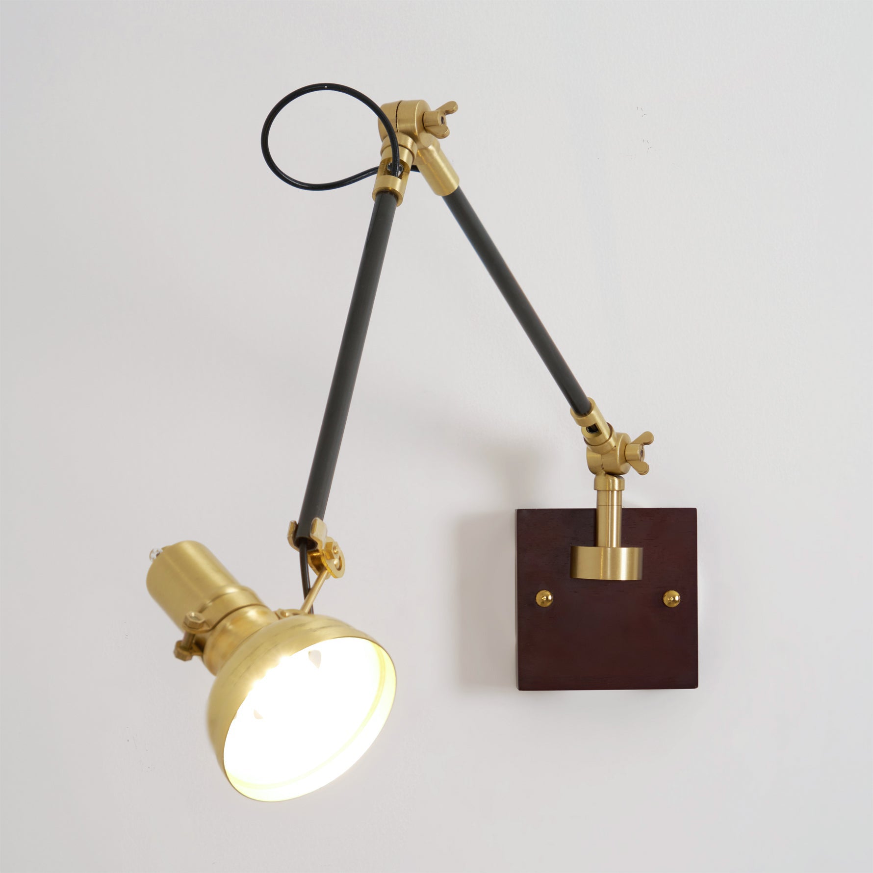 Kane-Swing-Arm-Wall-Lamp_14
