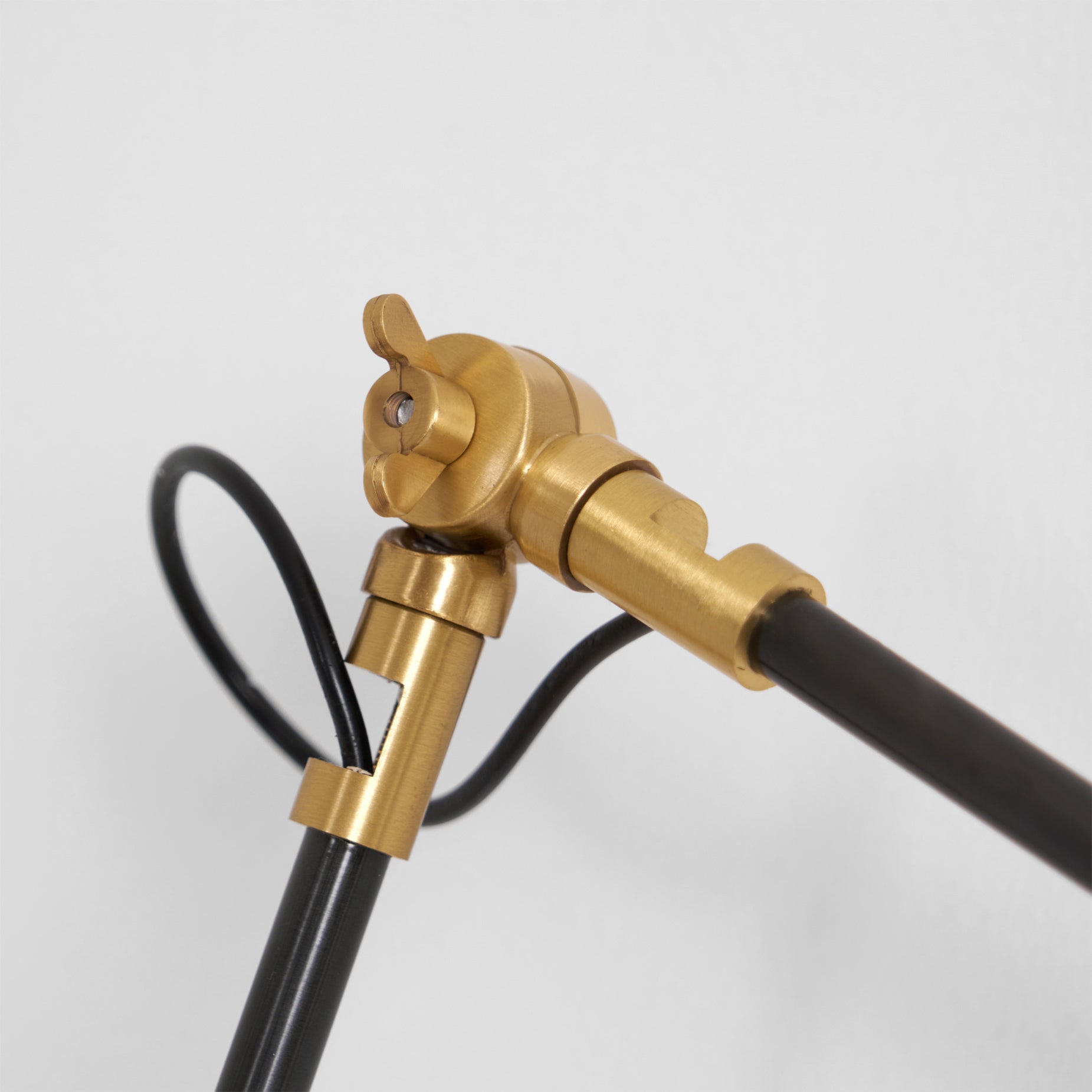Kane-Swing-Arm-Wall-Lamp_17