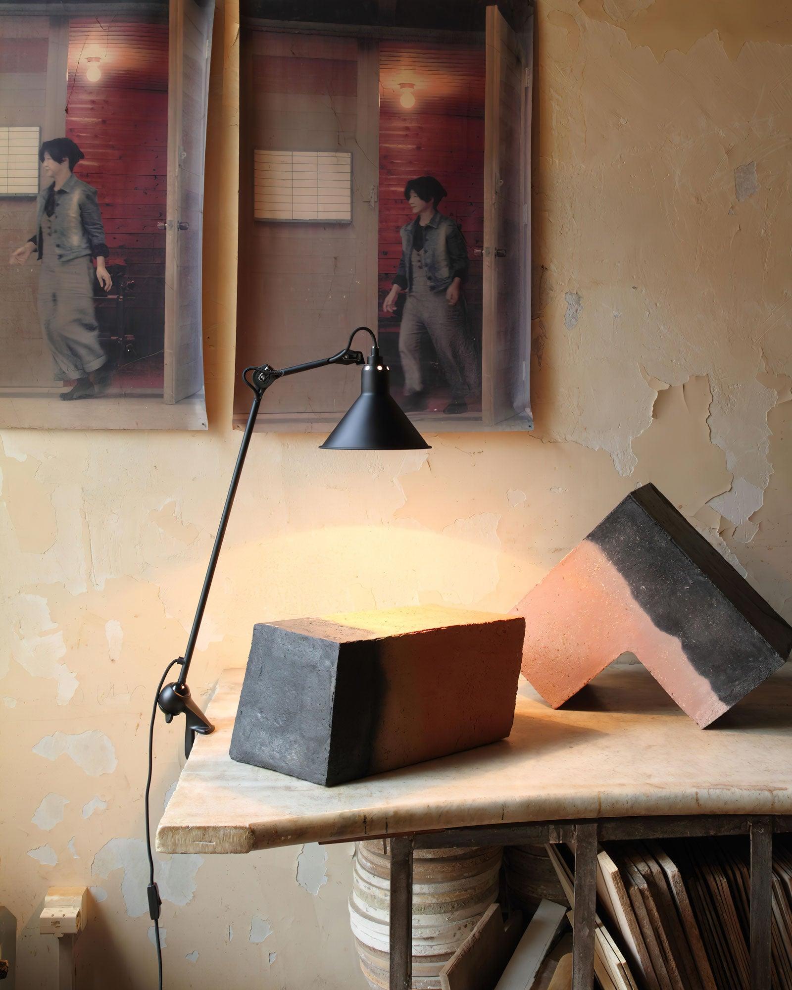 Lampe_Gras_N201_Clip-on_Table_Lamp_1