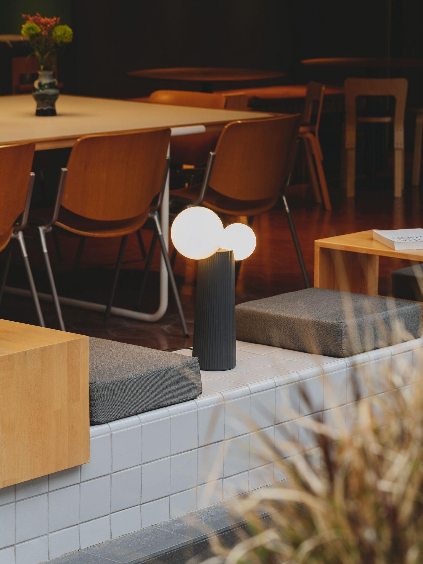 Land_Table_Lamp_16