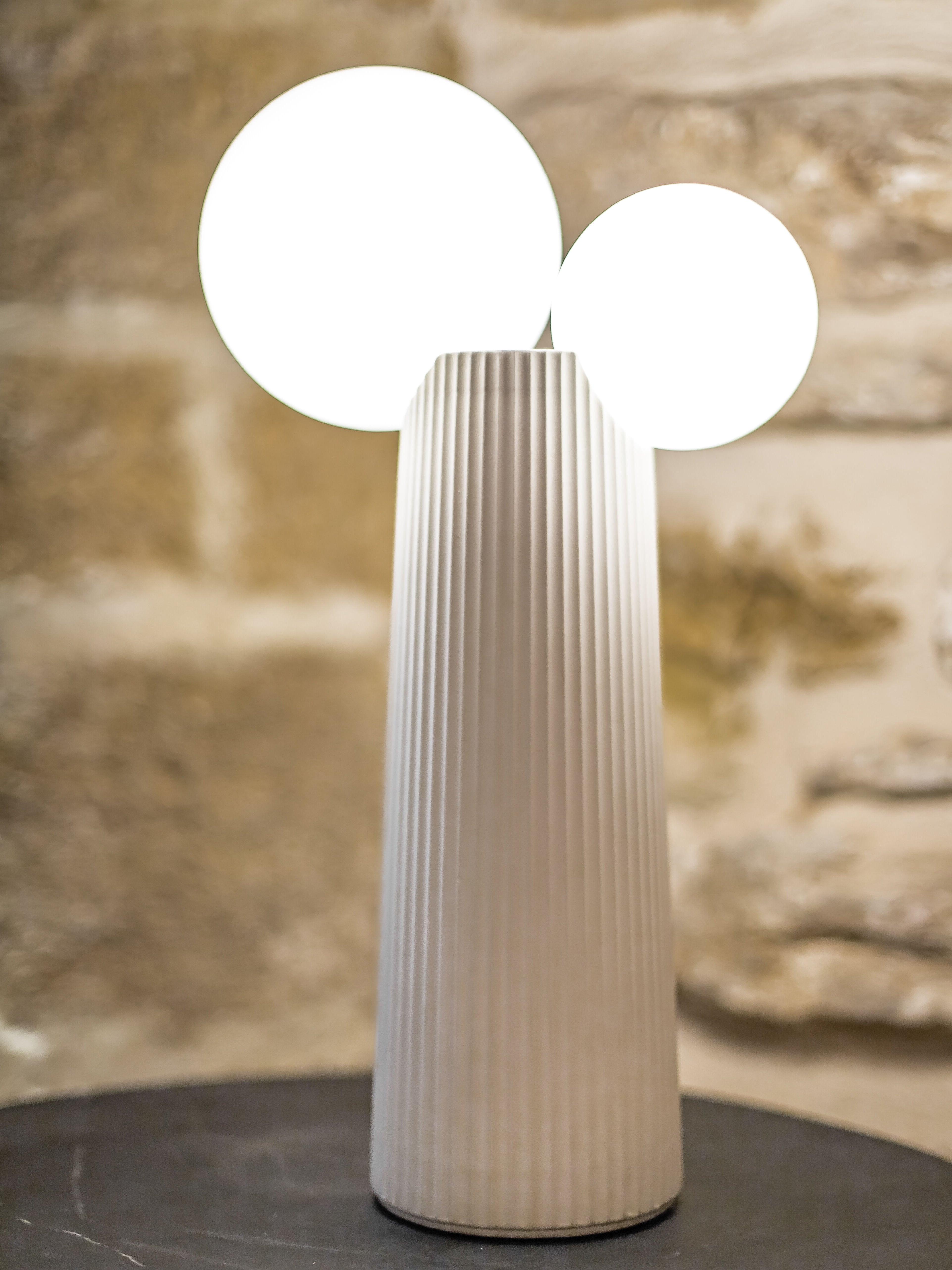 Land_Table_Lamp_22