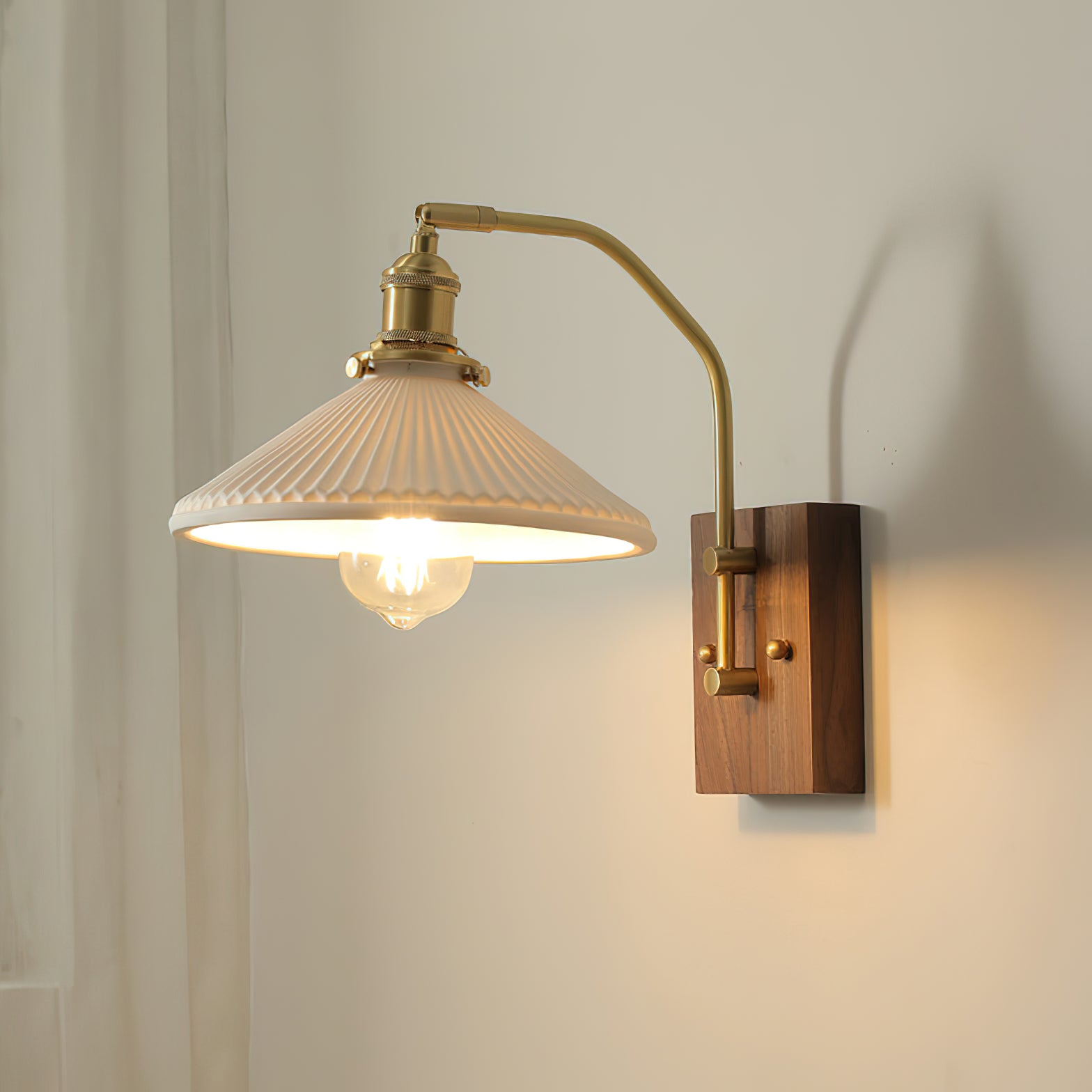 Laura-Wall-Lamp_9
