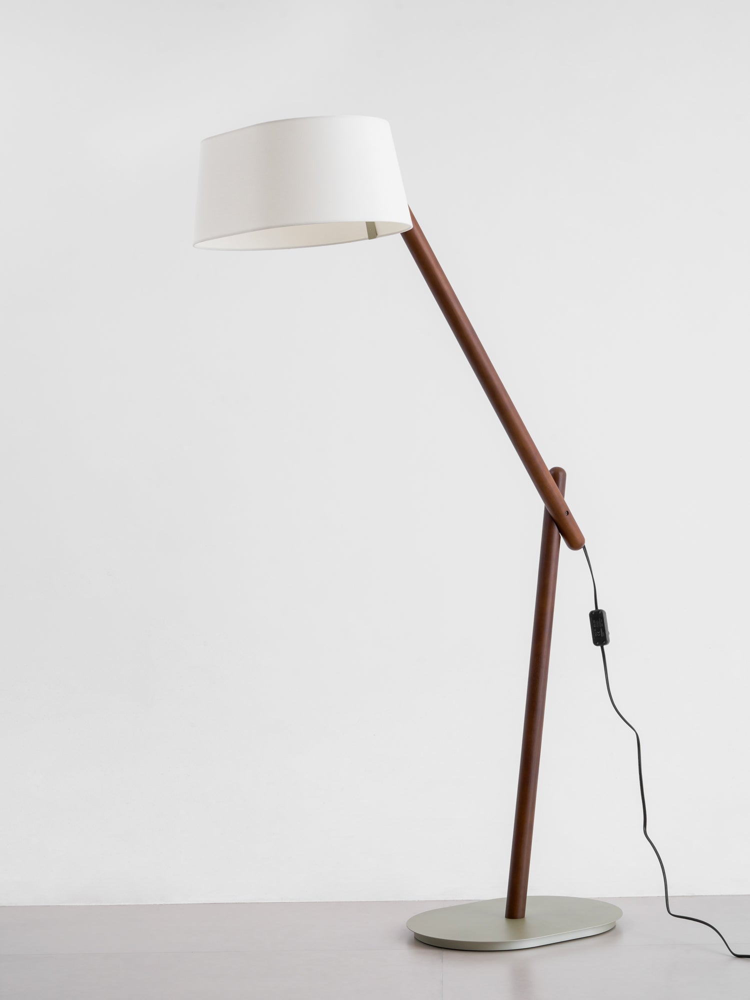 Lean-Pivot-Floor-Lamp-_6