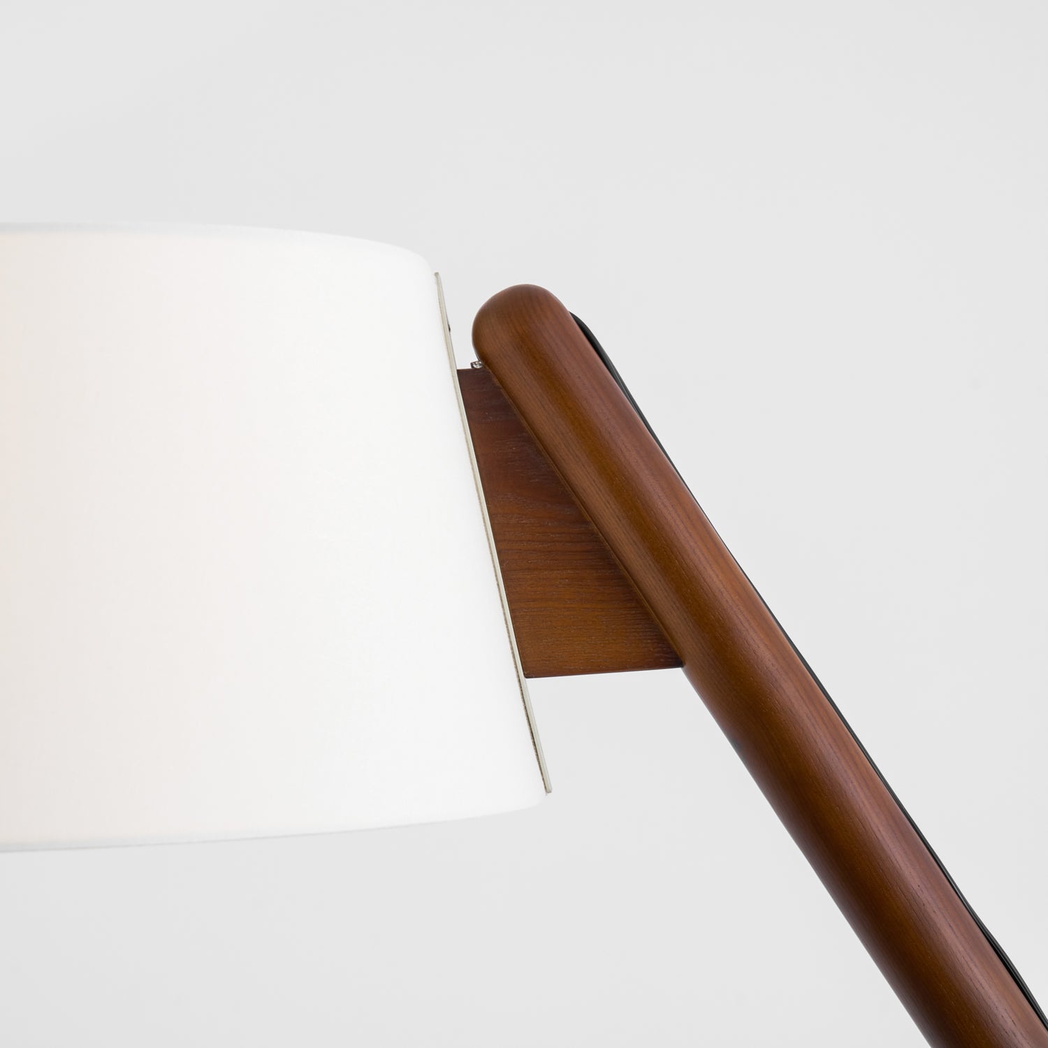 Lean-Pivot-Floor-Lamp-_9