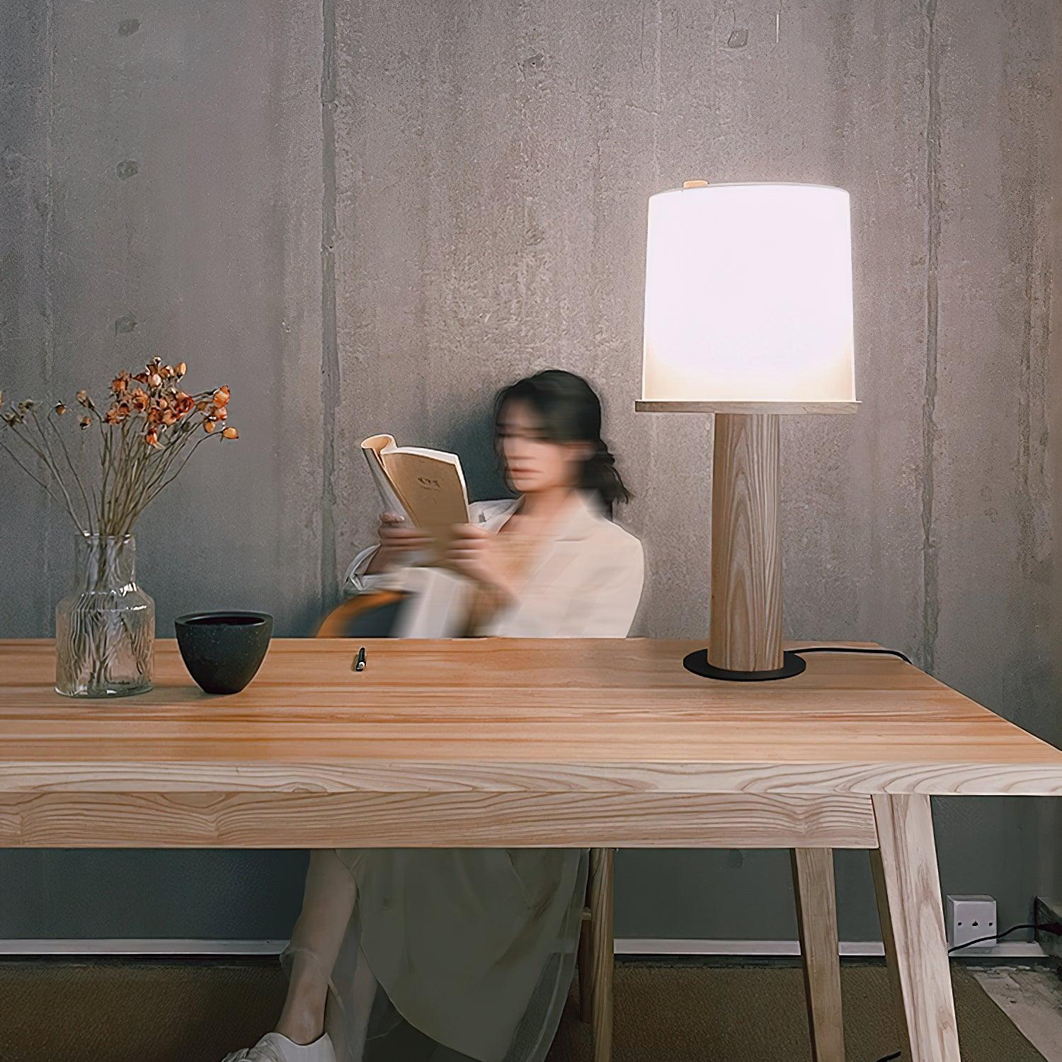 Light_And_Shadow_Bottle_Table_Lamp_10