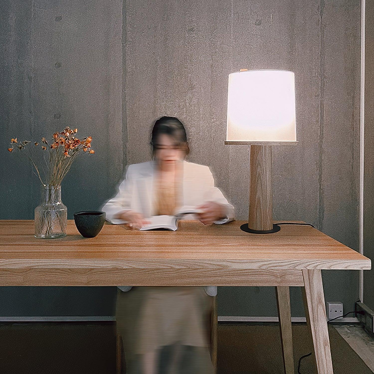 Light_And_Shadow_Bottle_Table_Lamp_8