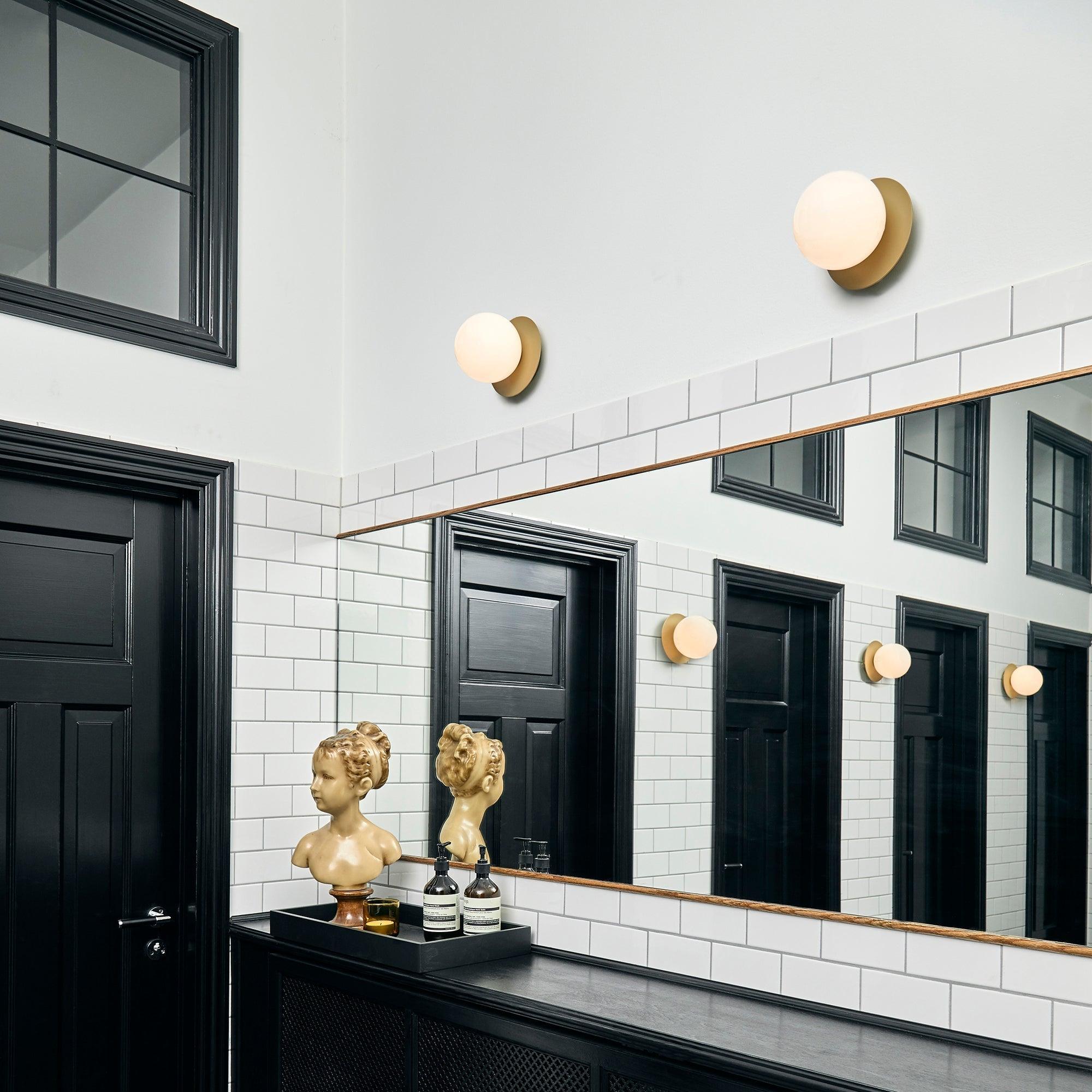 Liila_Wall_Lamp._2